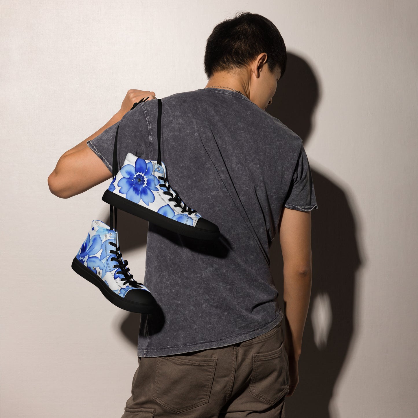 Men’s high top canvas shoes