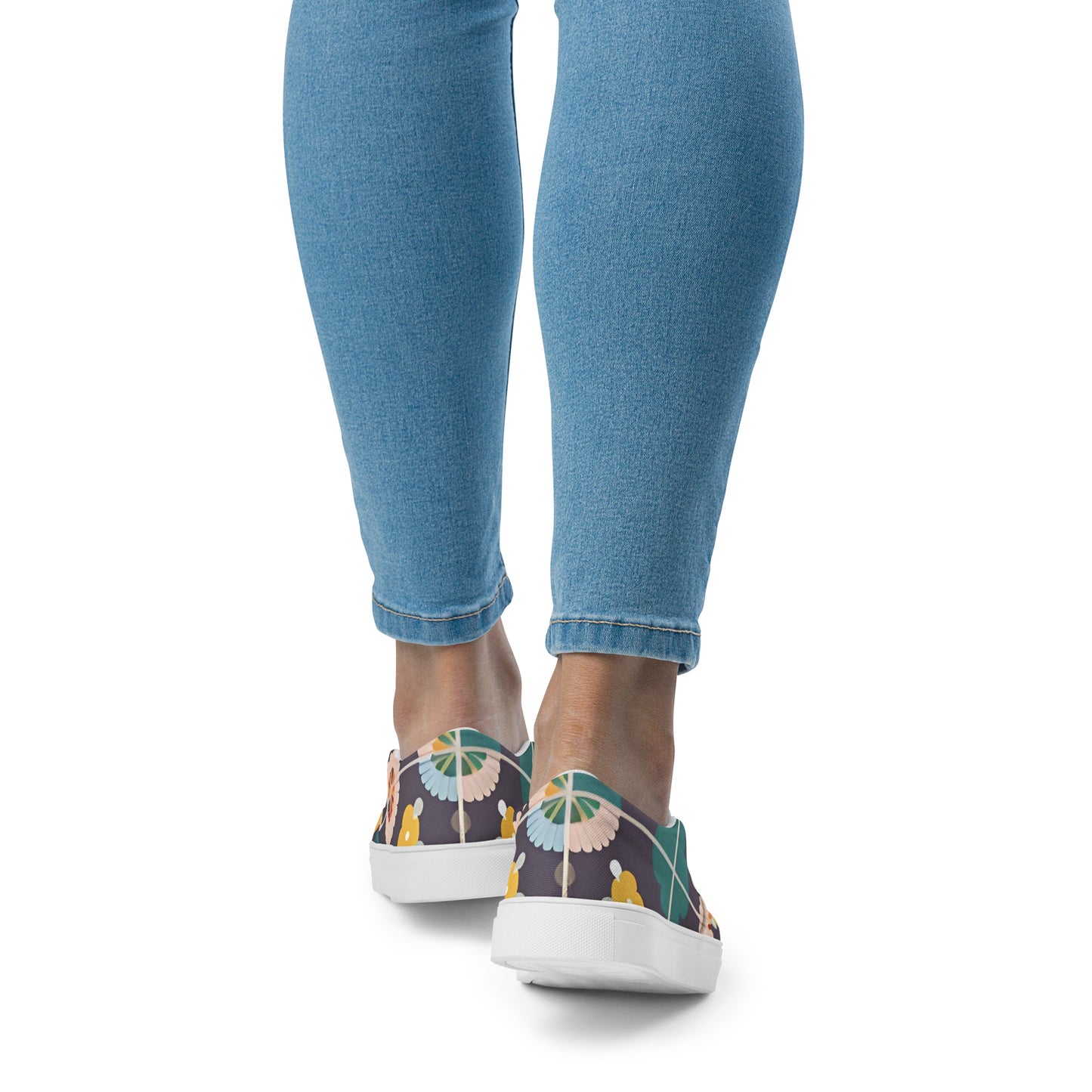 Women’s slip-on canvas shoes