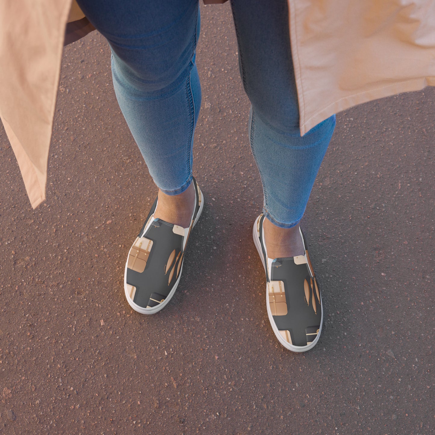 Women’s slip-on canvas shoes