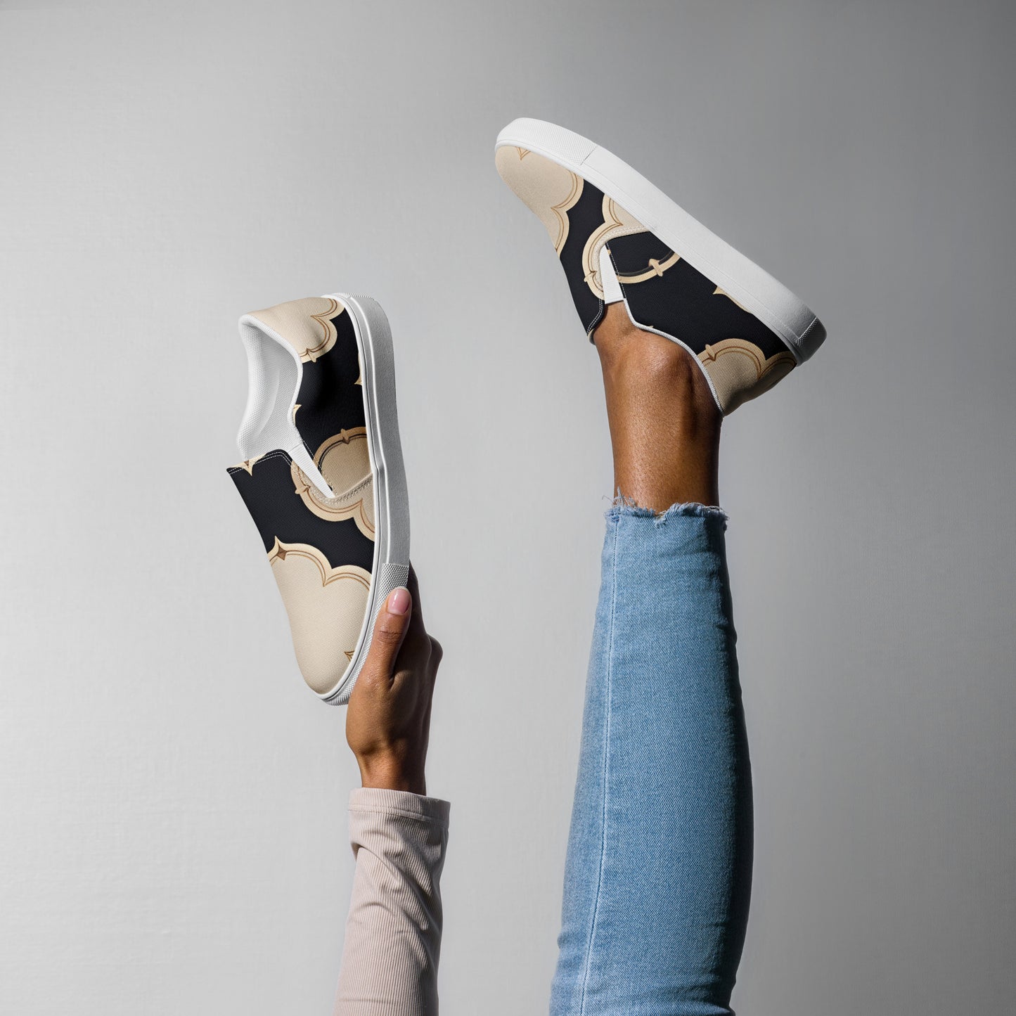 Women’s slip-on canvas shoes