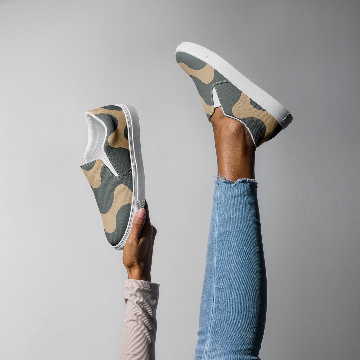 Women’s slip-on canvas shoes