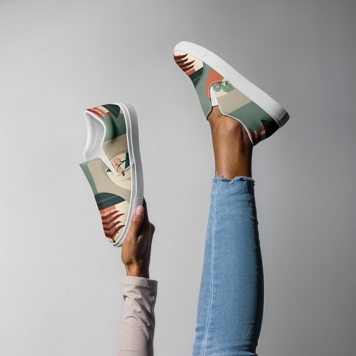 Women’s slip-on canvas shoes