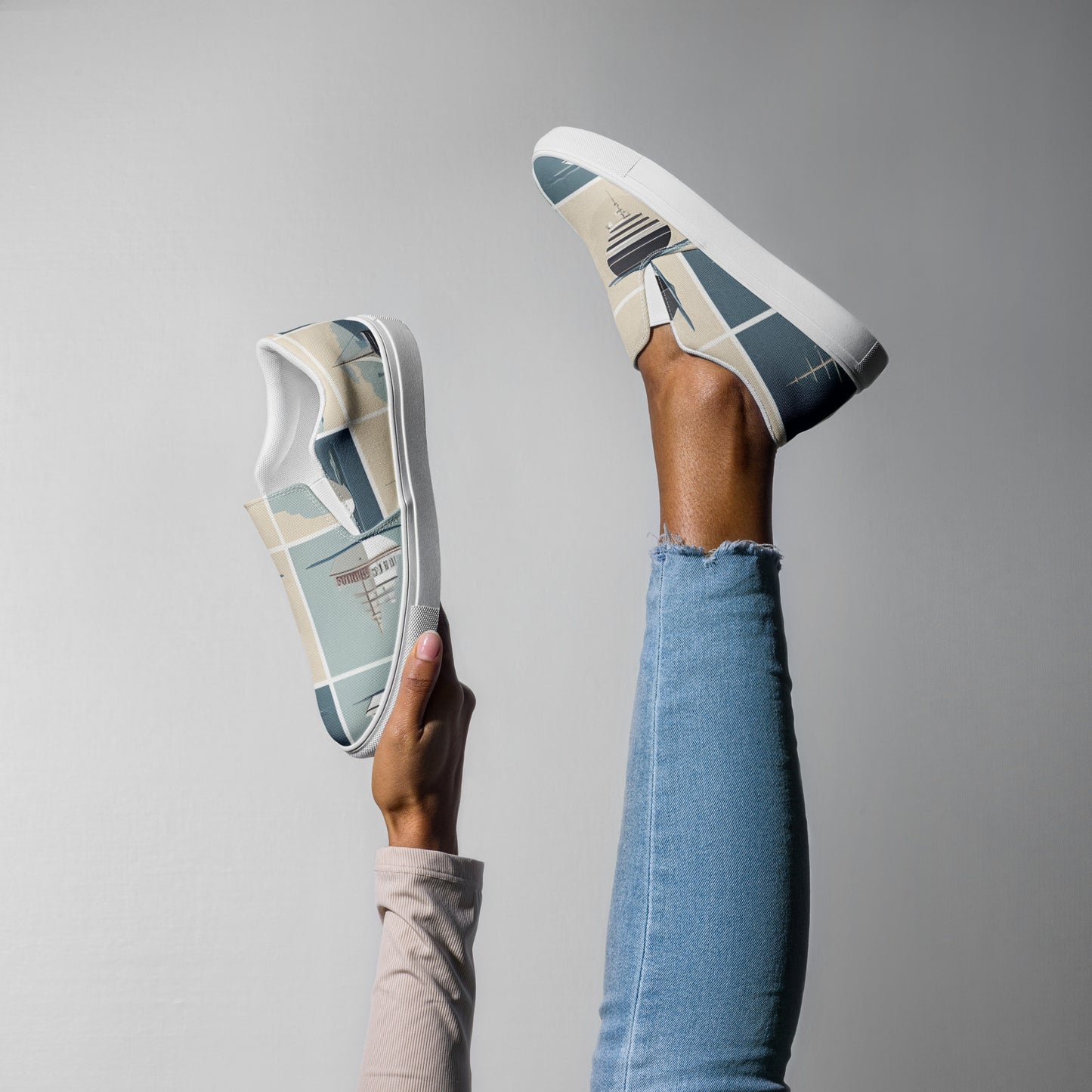 Women’s slip-on canvas shoes