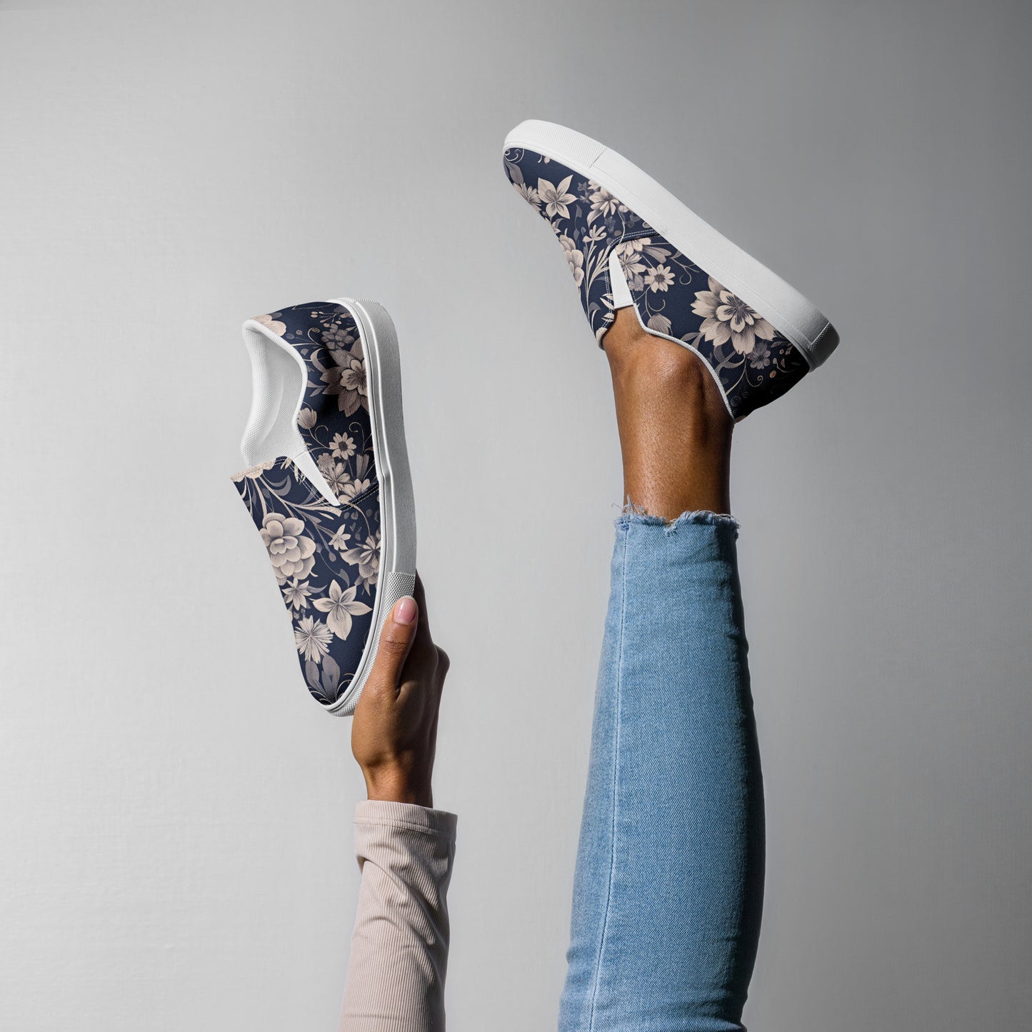Women’s slip-on canvas shoes
