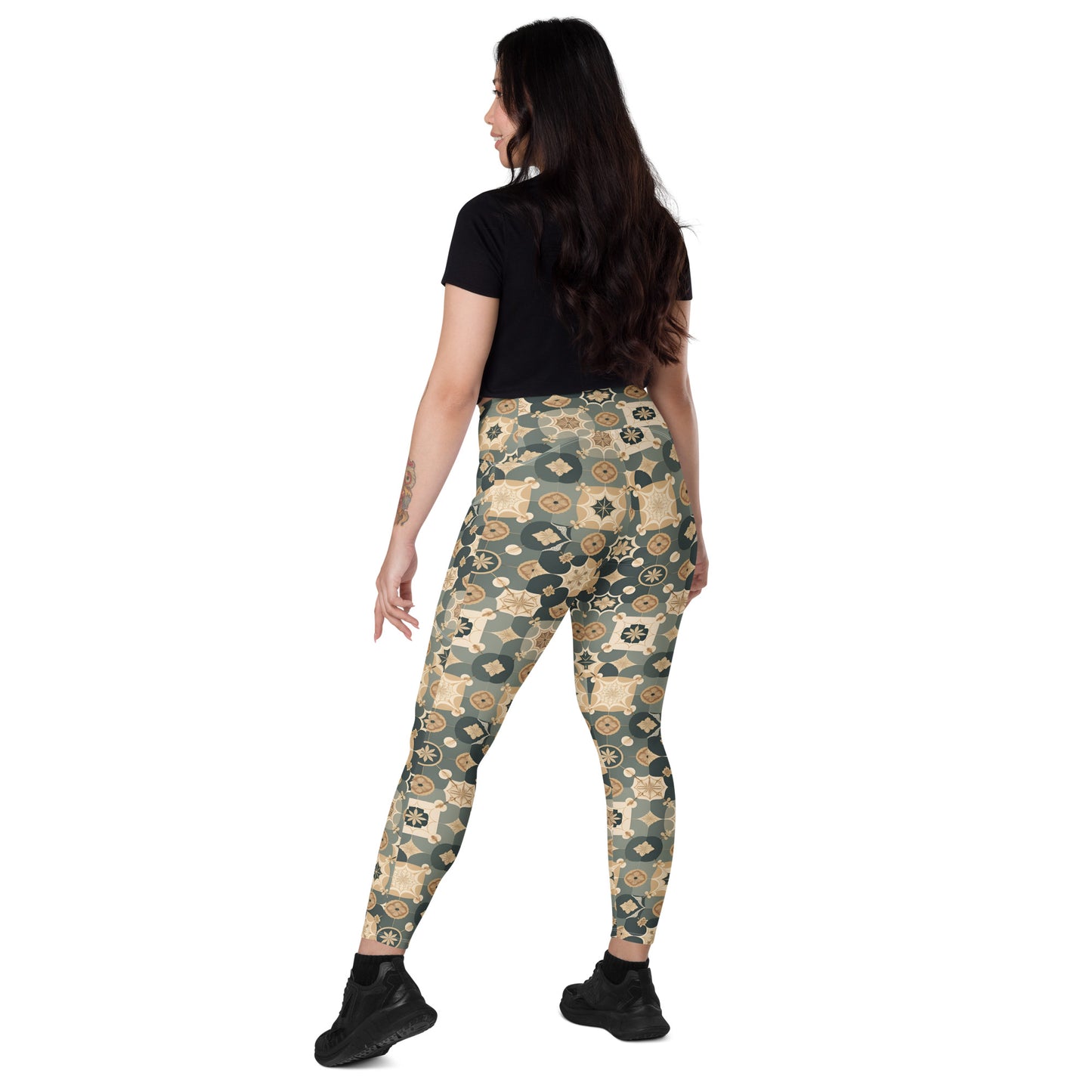 Crossover leggings with pockets