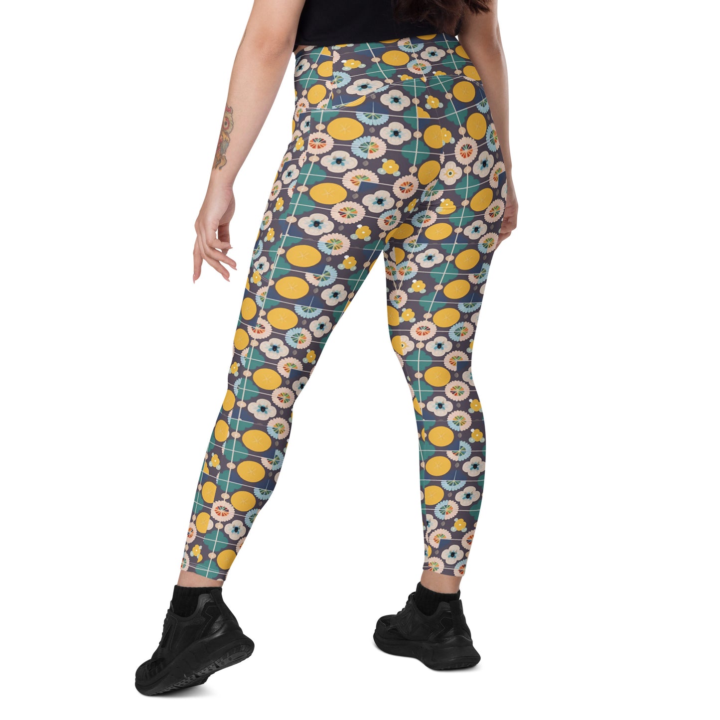 Crossover leggings with pockets