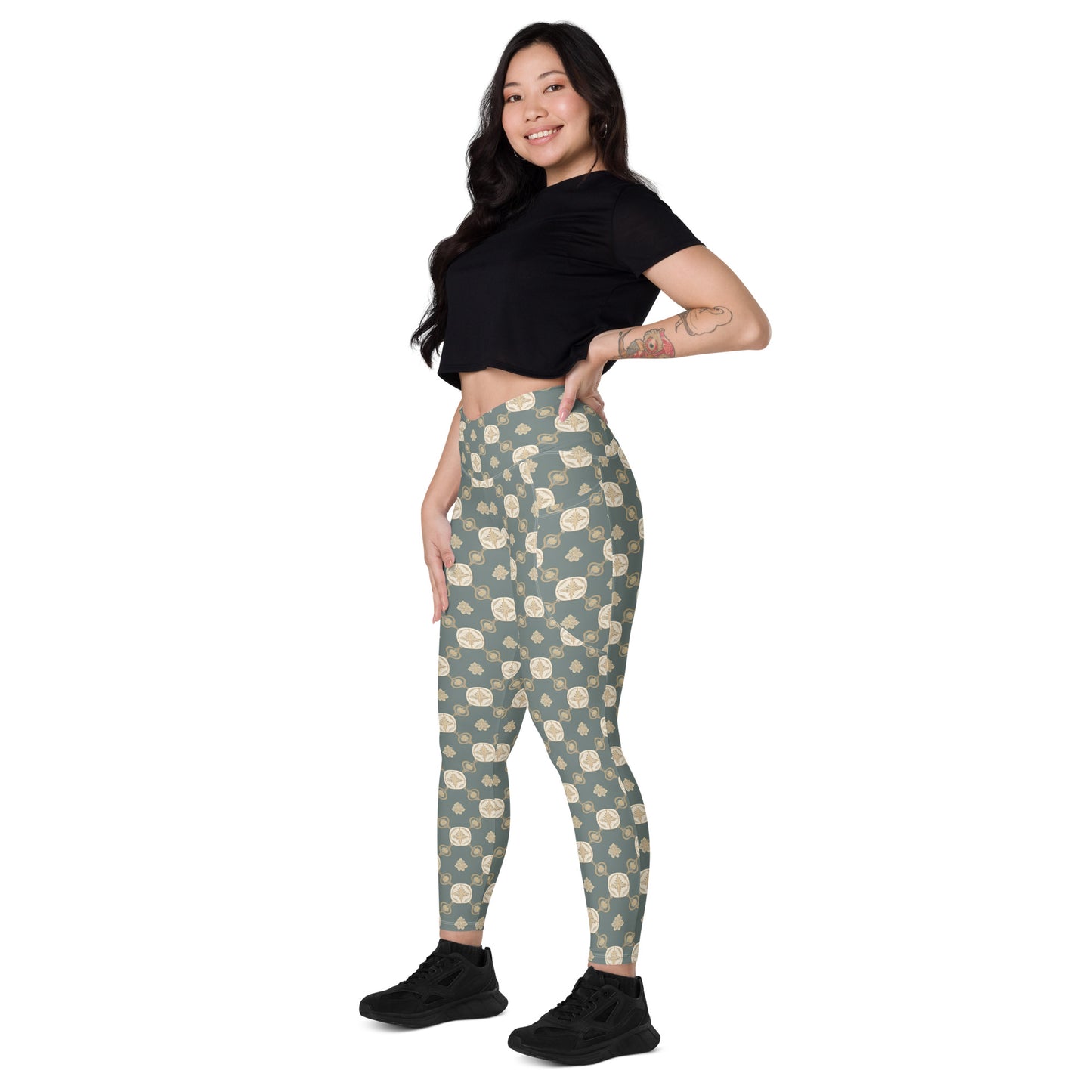 Crossover leggings with pockets