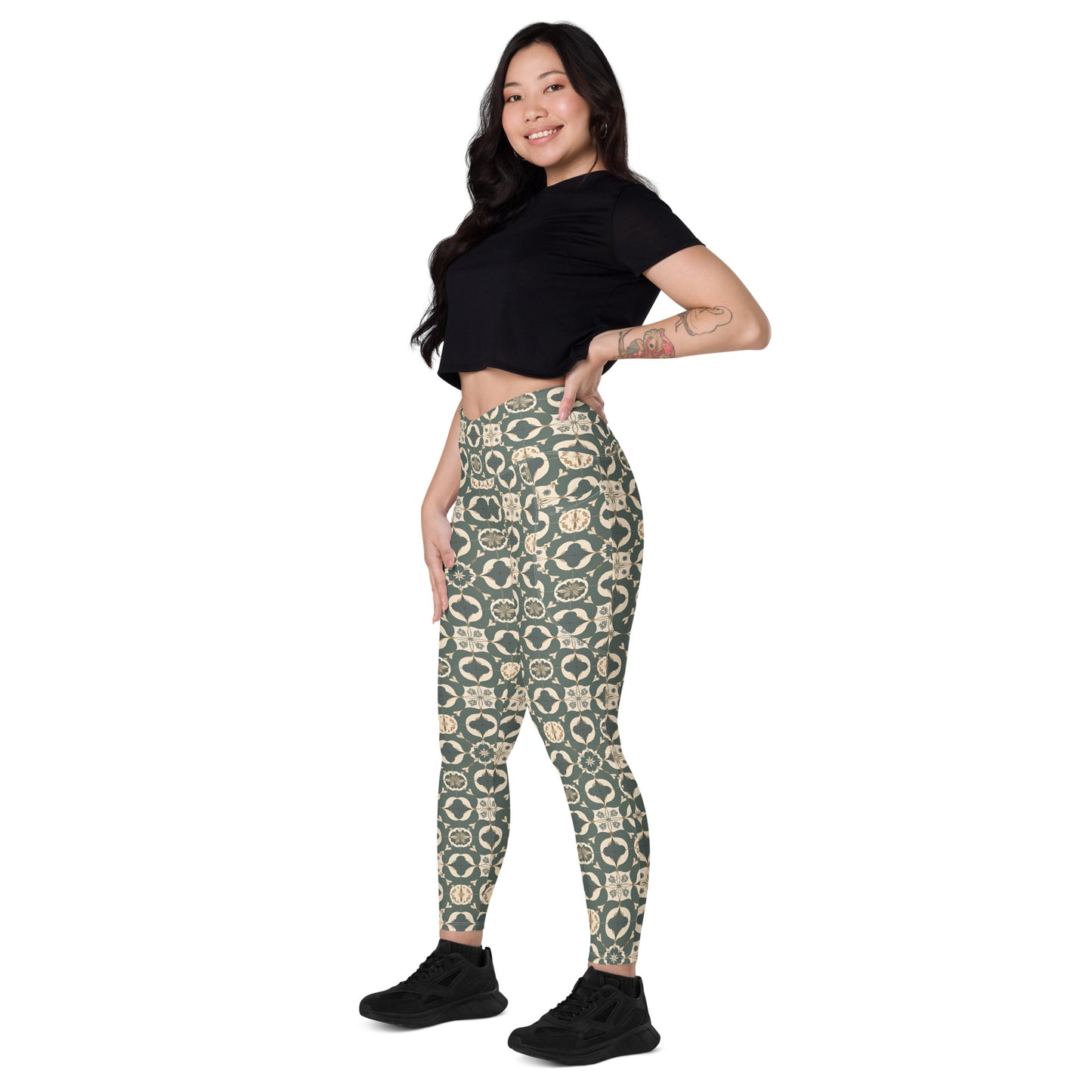 Crossover leggings with pockets