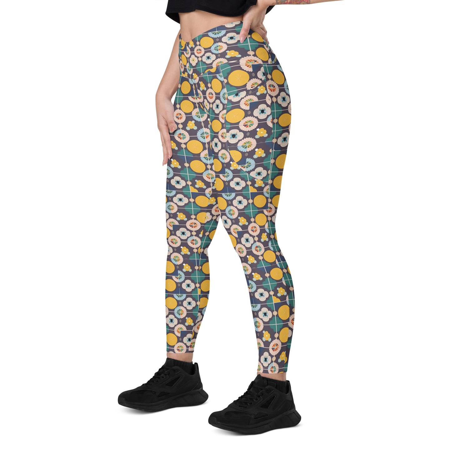 Crossover leggings with pockets