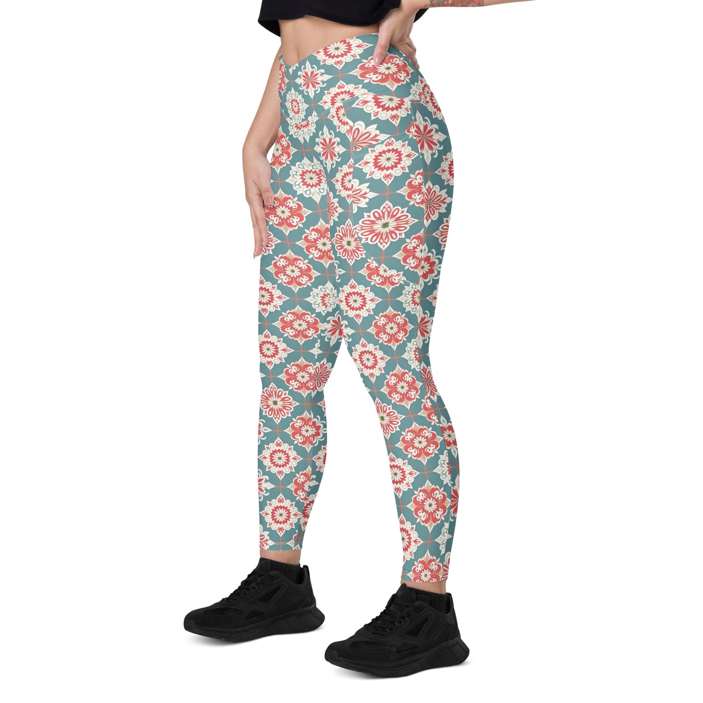 Crossover leggings with pockets