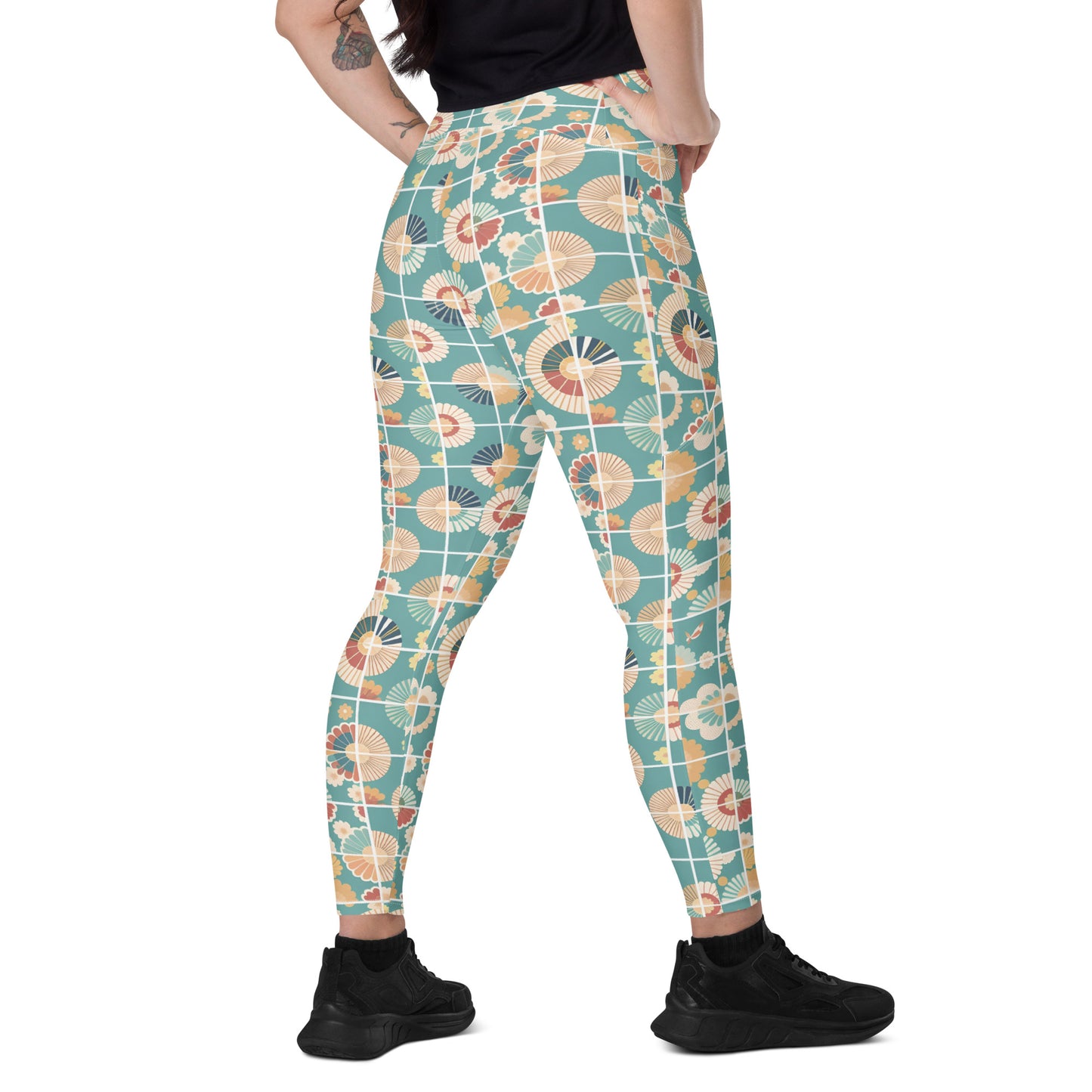 Crossover leggings with pockets