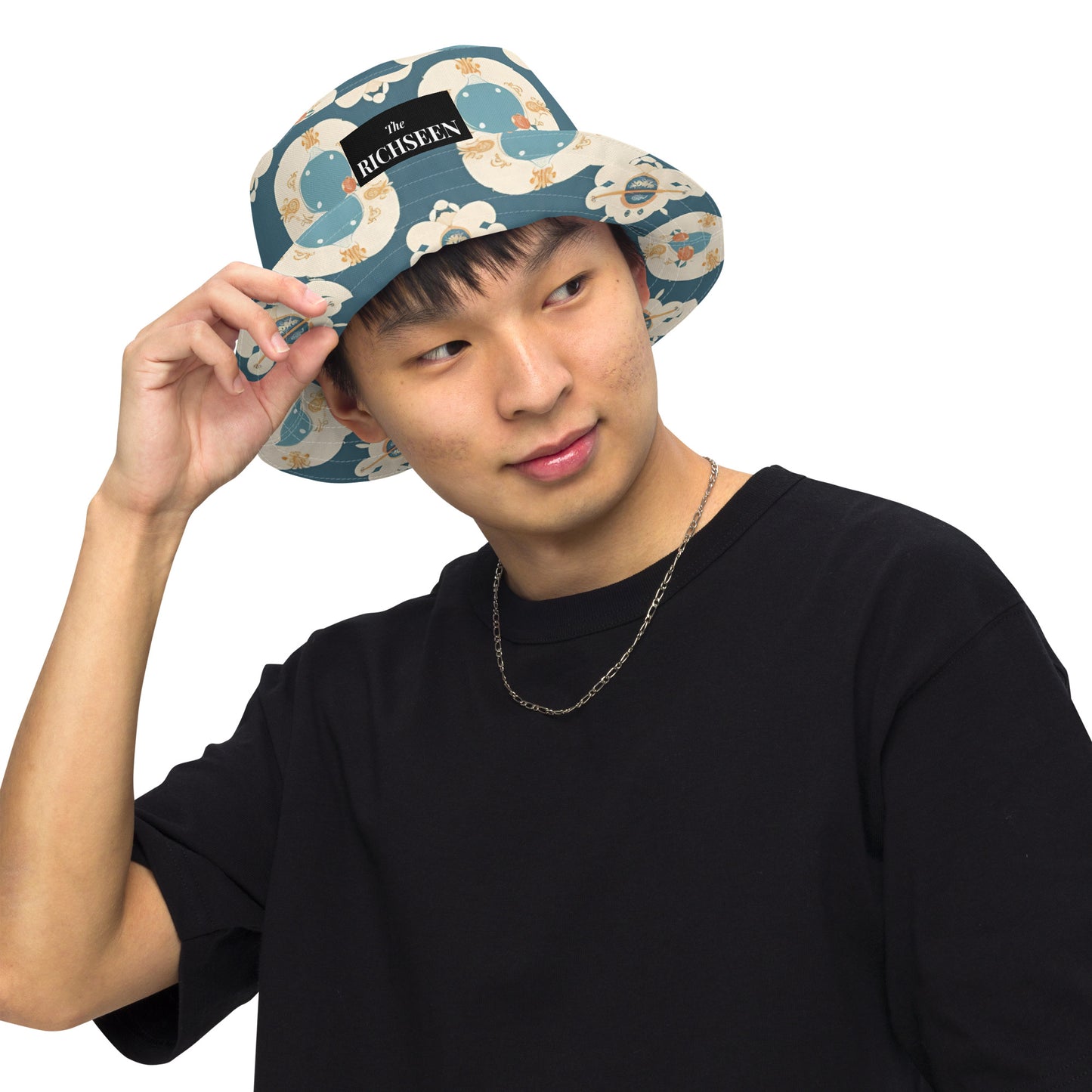 Reversible bucket hat