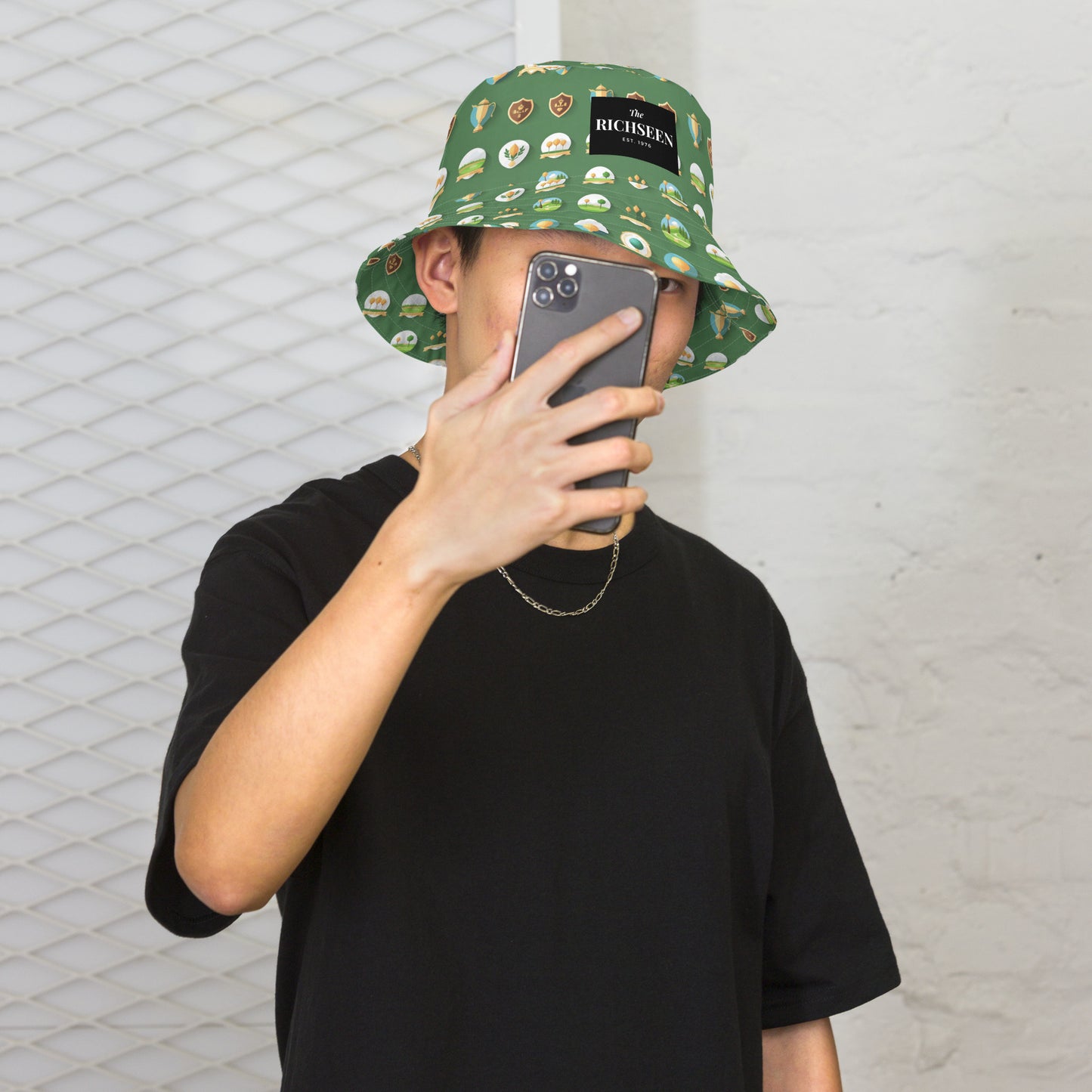 Reversible bucket hat