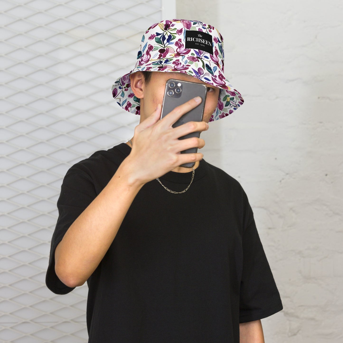 Reversible bucket hat