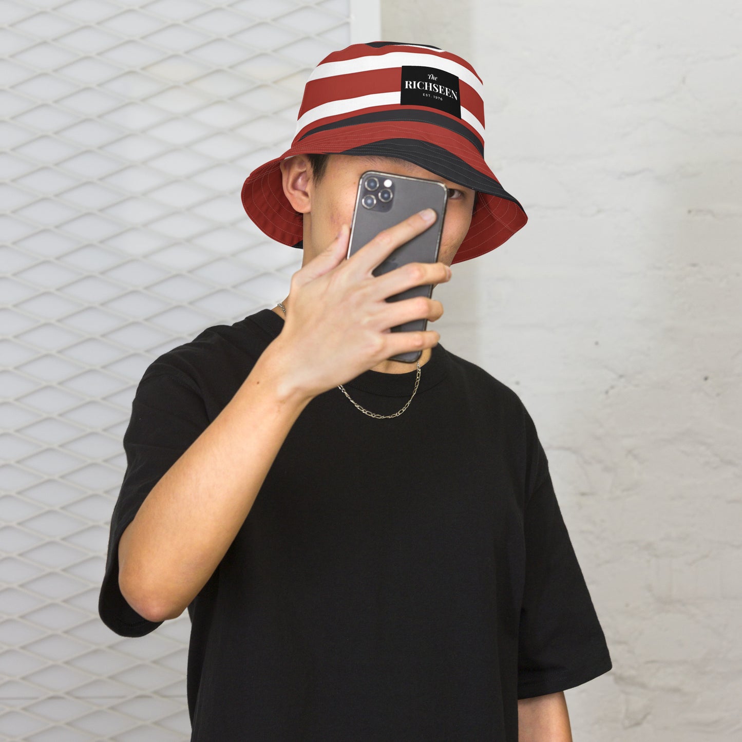 Reversible bucket hat