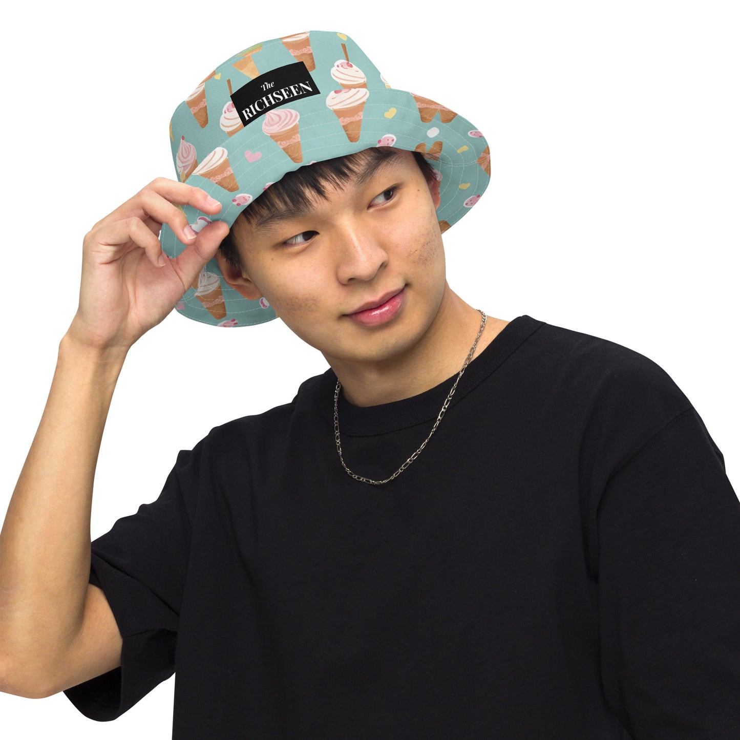 Reversible bucket hat