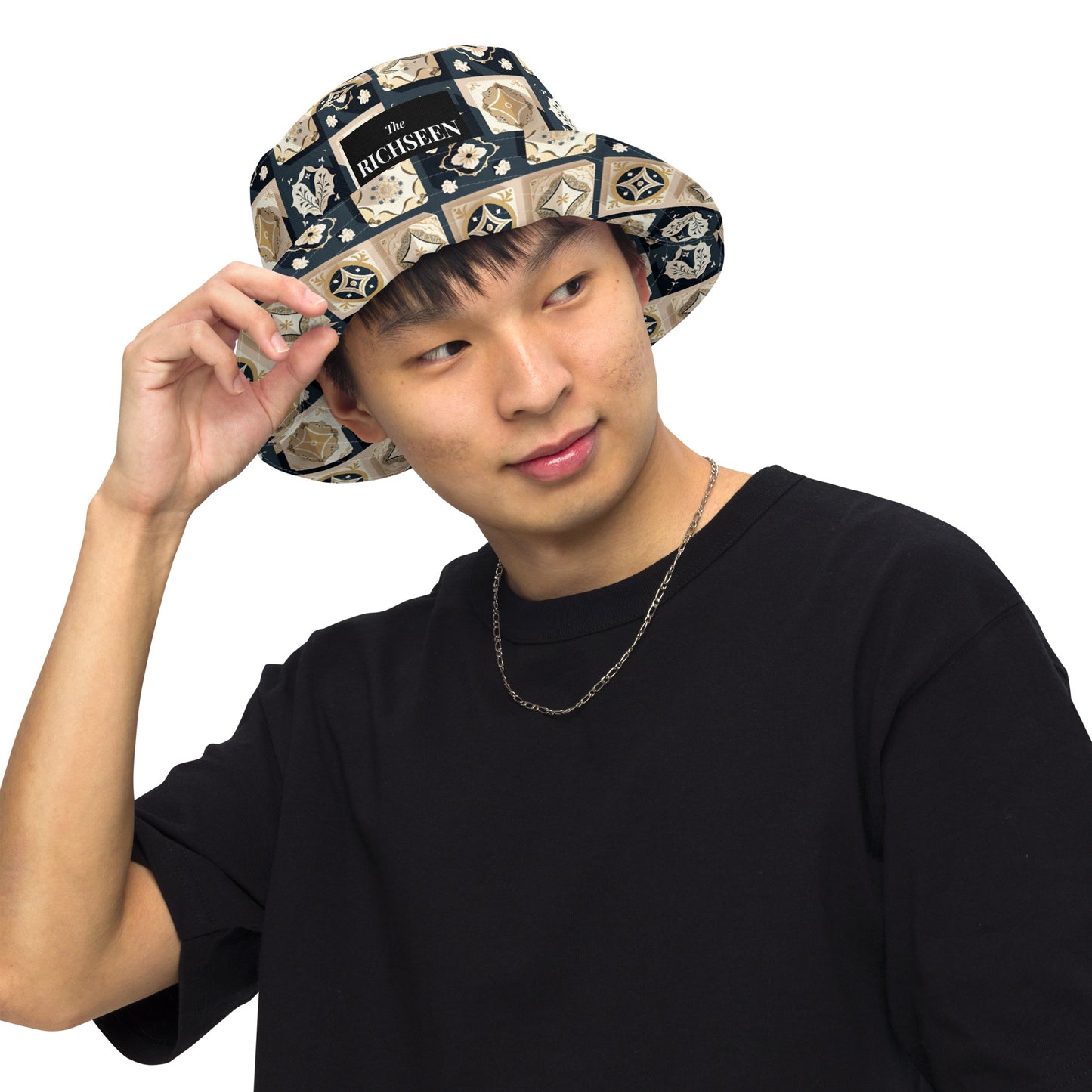 Reversible bucket hat