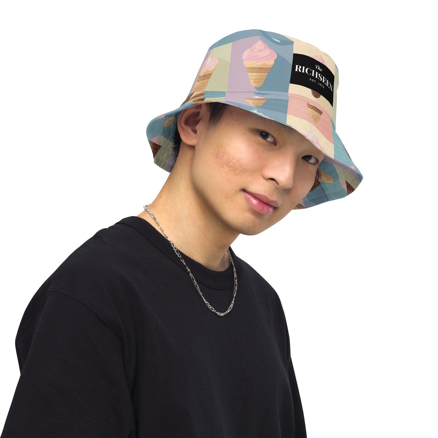 Reversible bucket hat