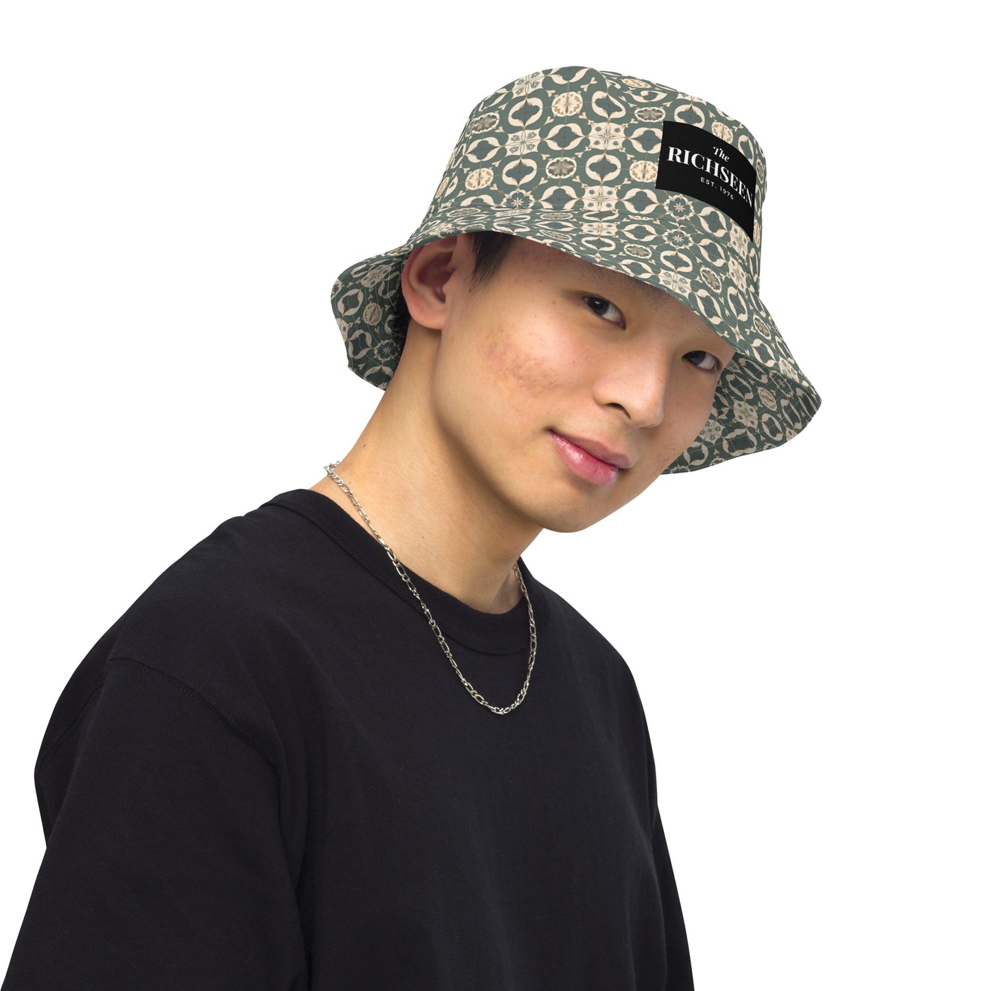 Reversible bucket hat