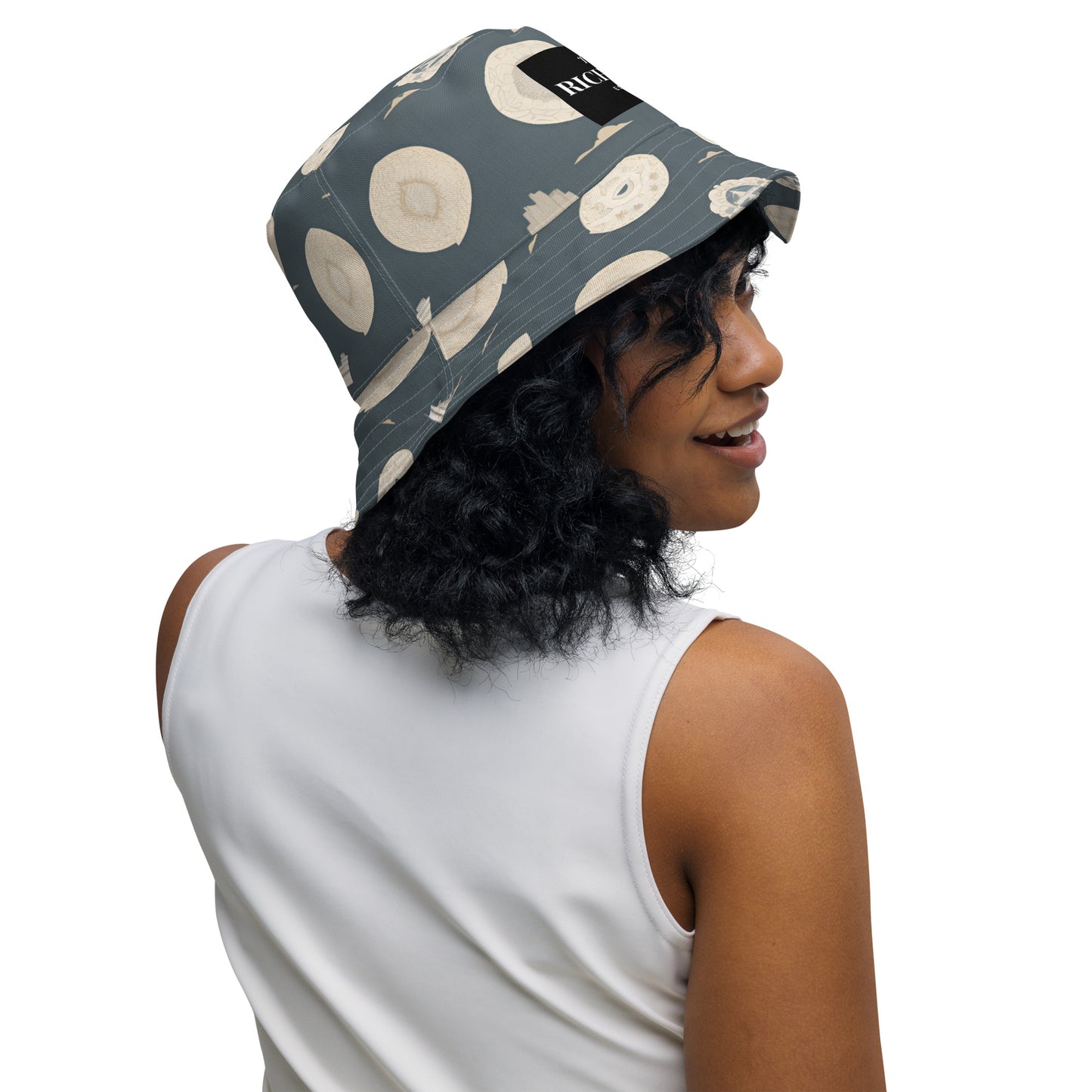 Reversible bucket hat