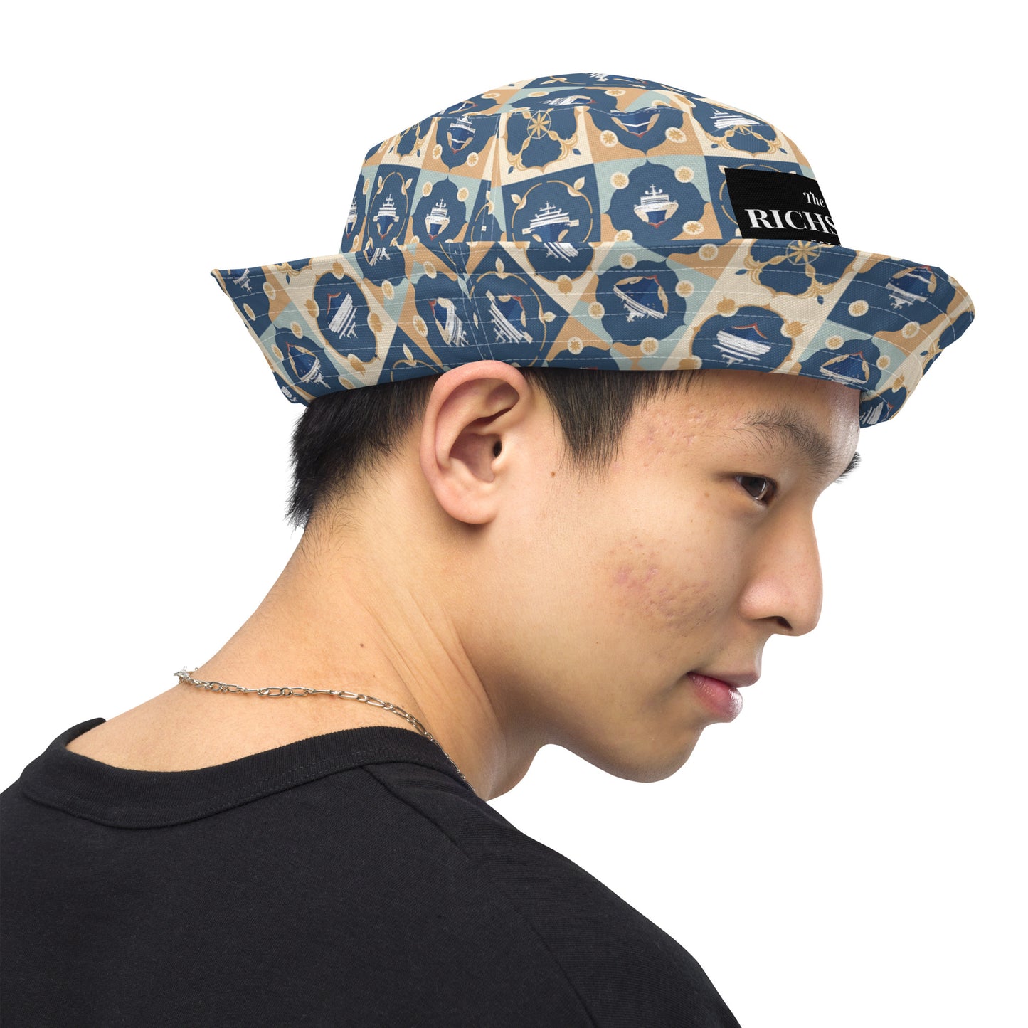 Reversible bucket hat