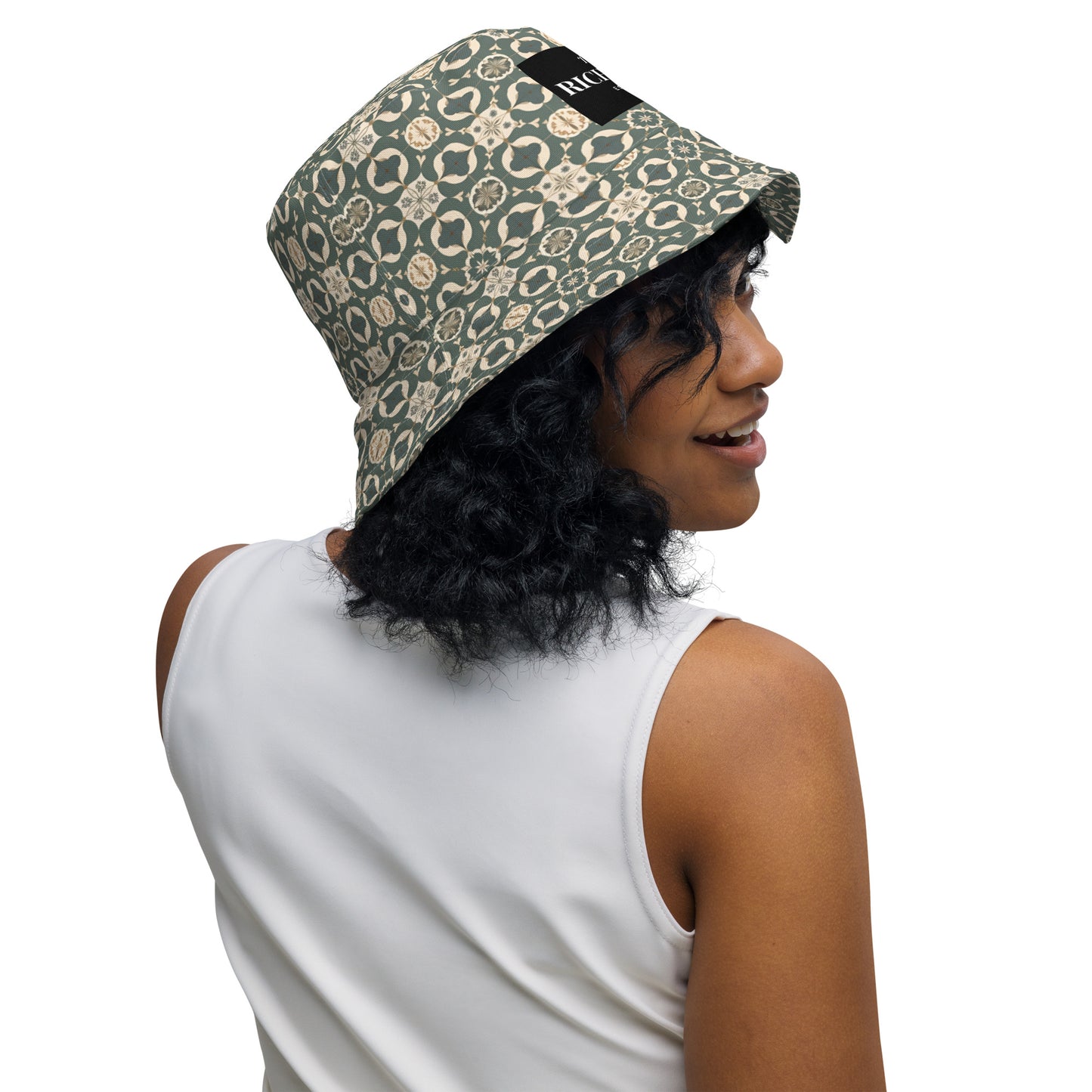 Reversible bucket hat