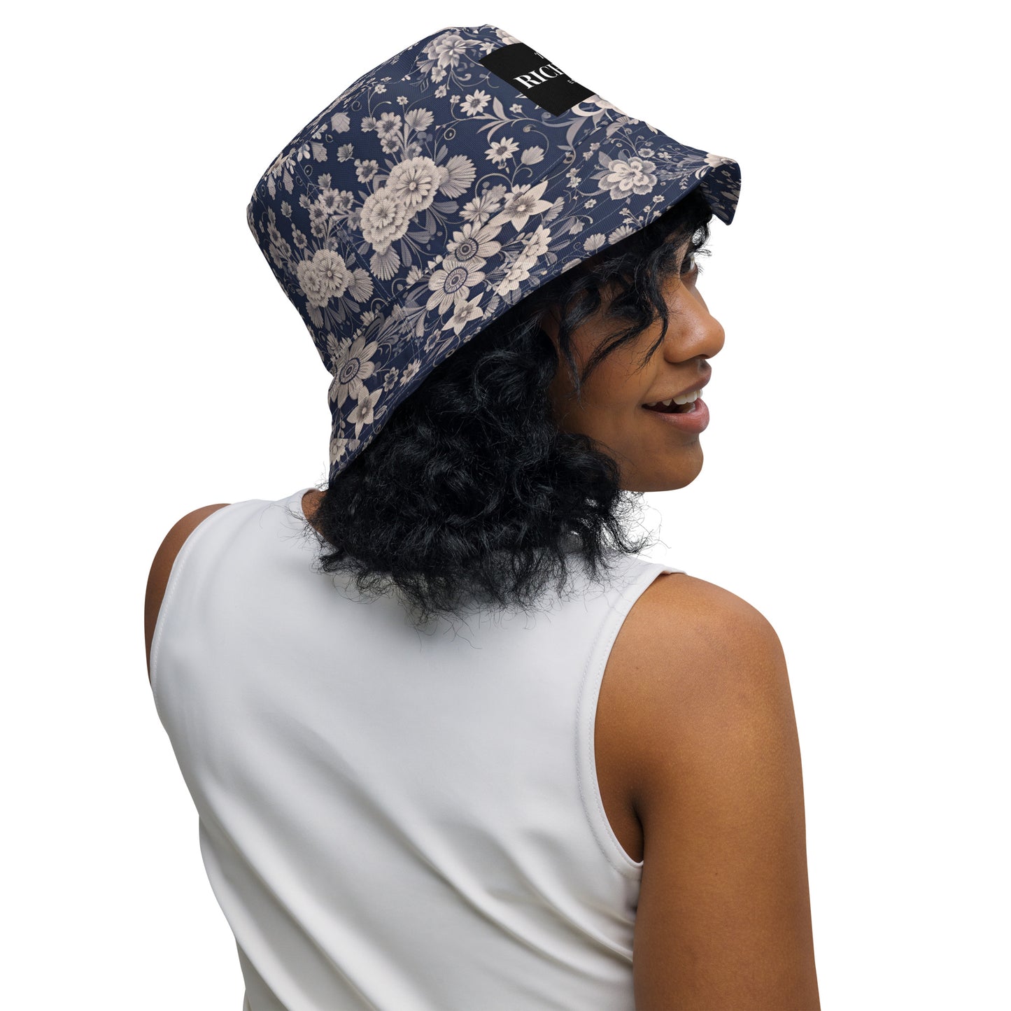 Reversible bucket hat