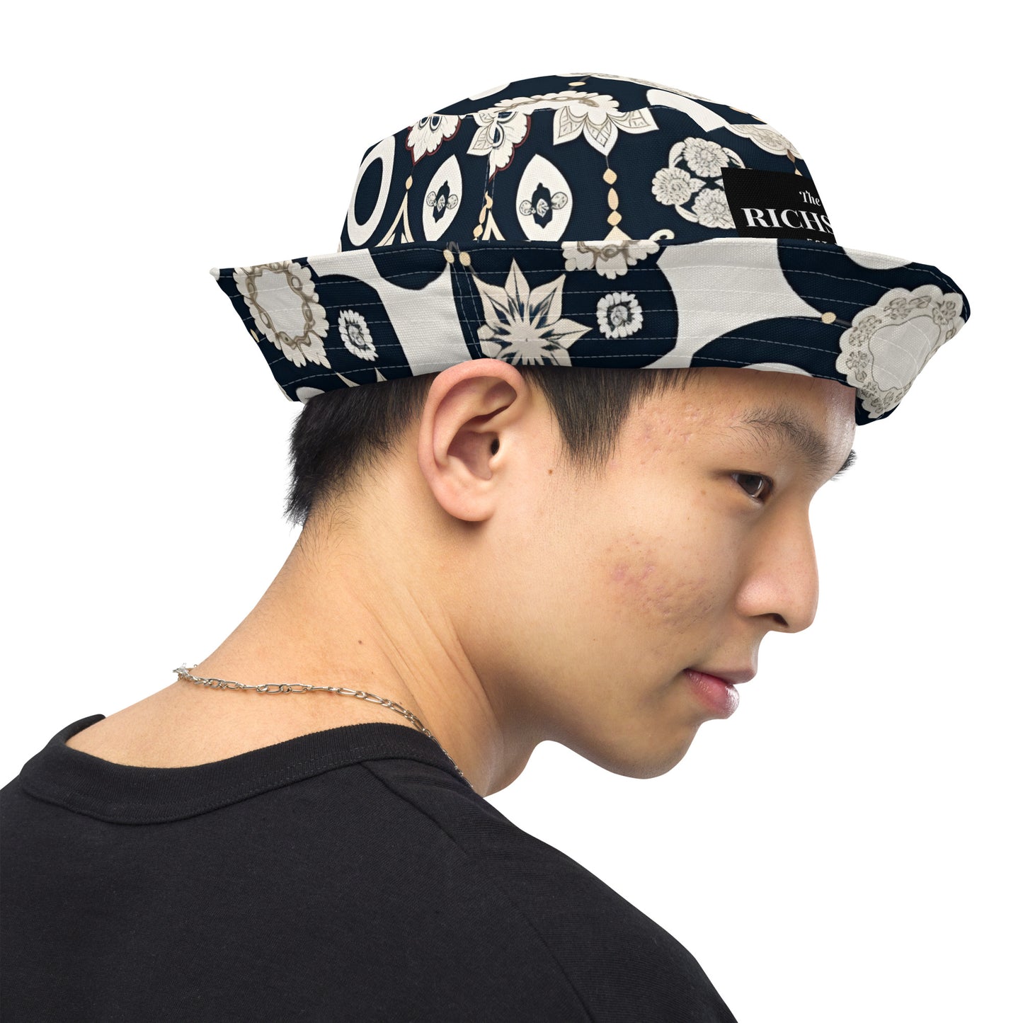 Reversible bucket hat