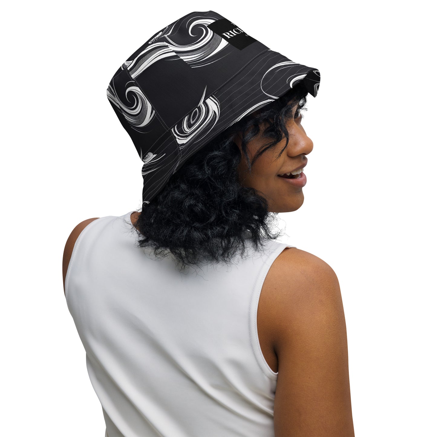 Reversible bucket hat