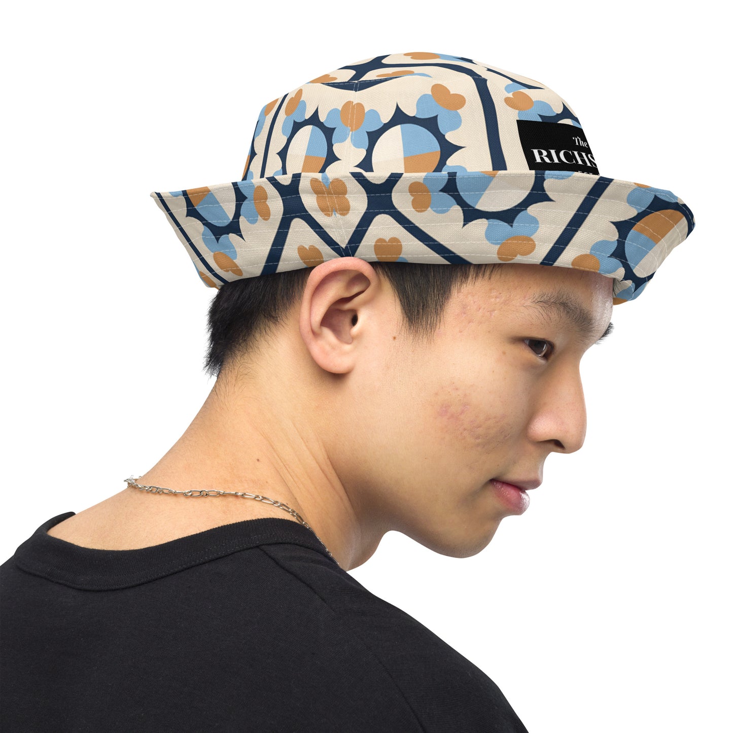 Reversible bucket hat