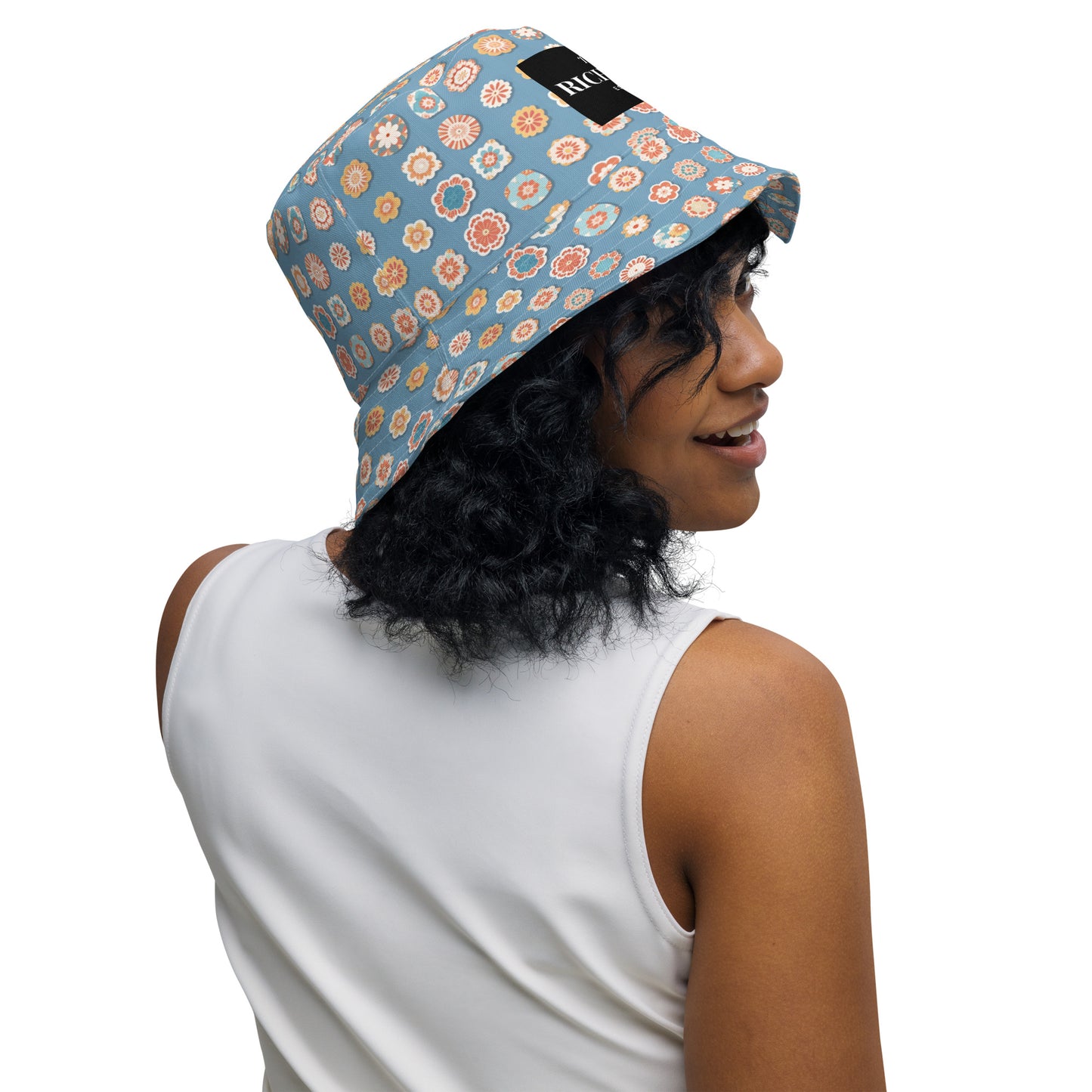 Reversible bucket hat