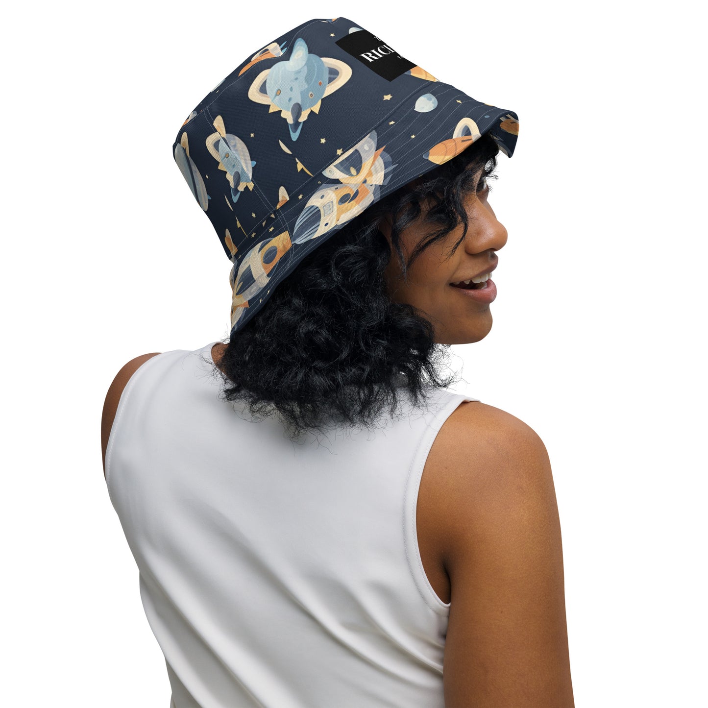 Reversible bucket hat