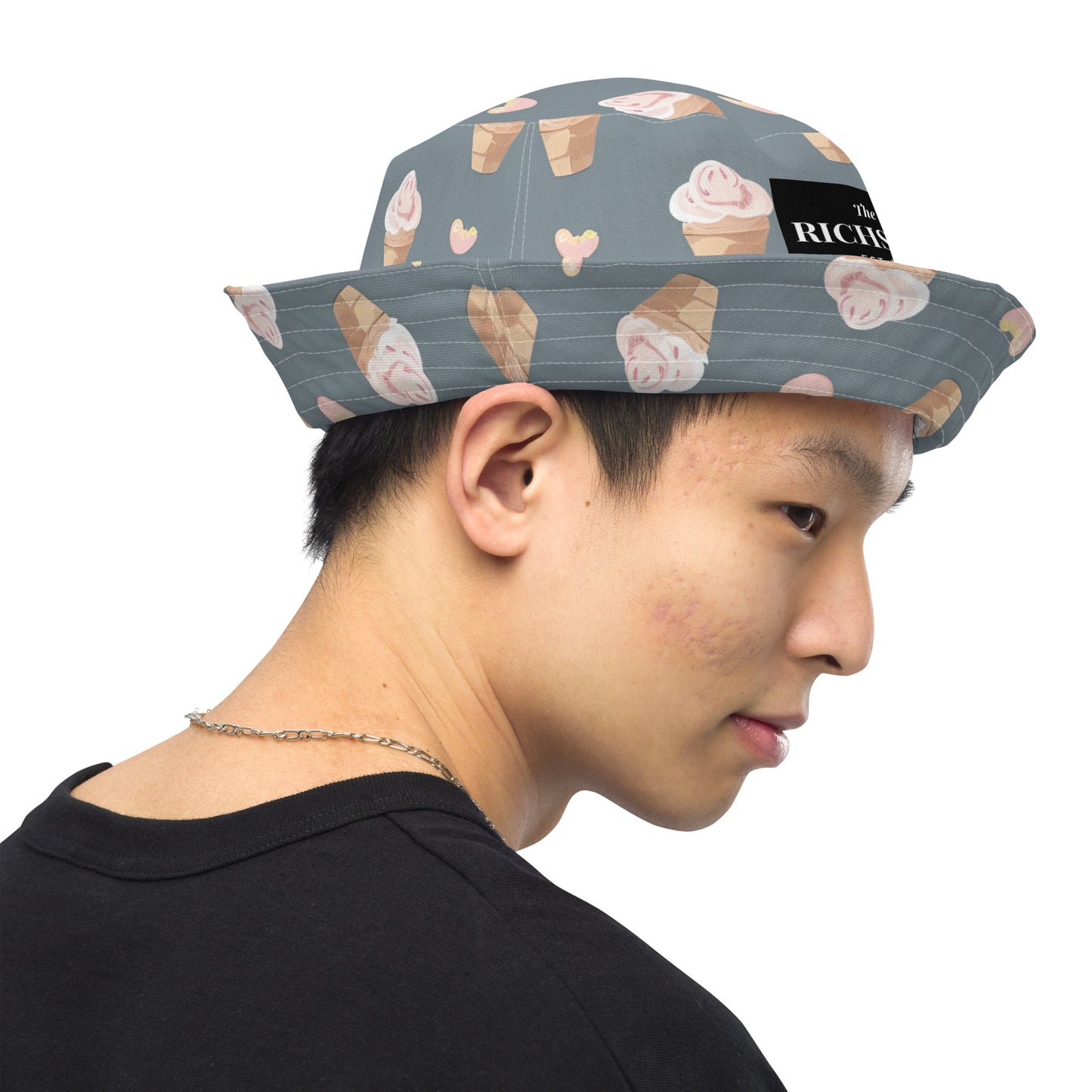 Reversible bucket hat