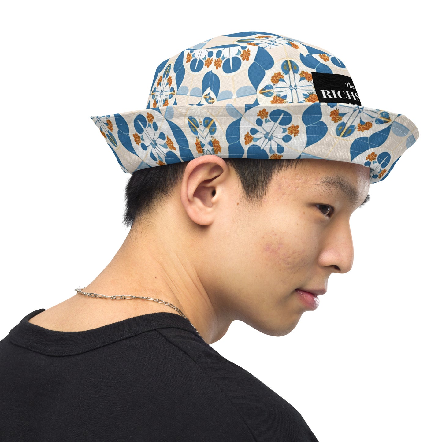 Reversible bucket hat