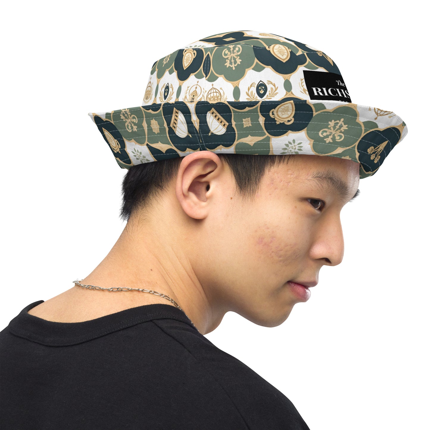 Reversible bucket hat