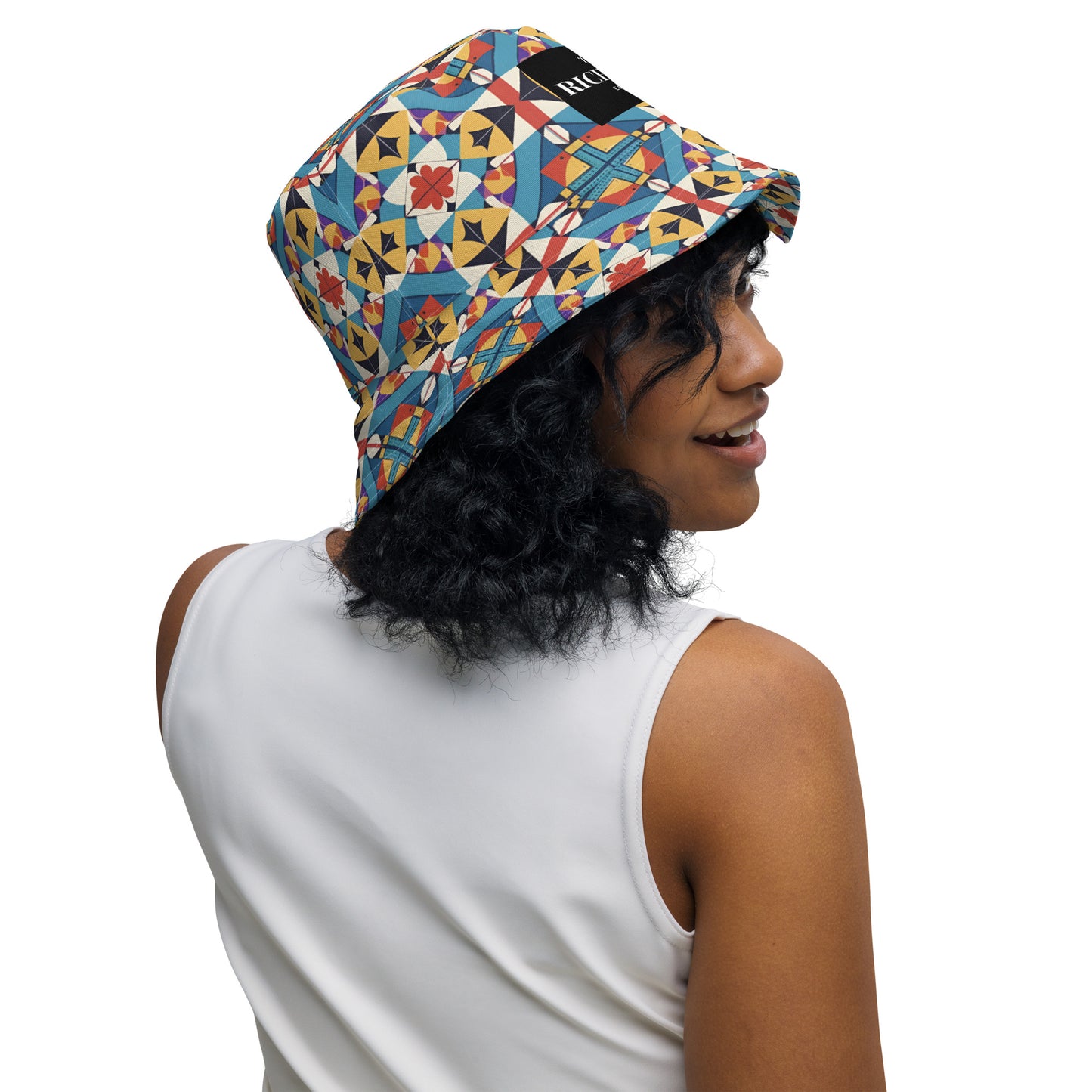 Reversible bucket hat