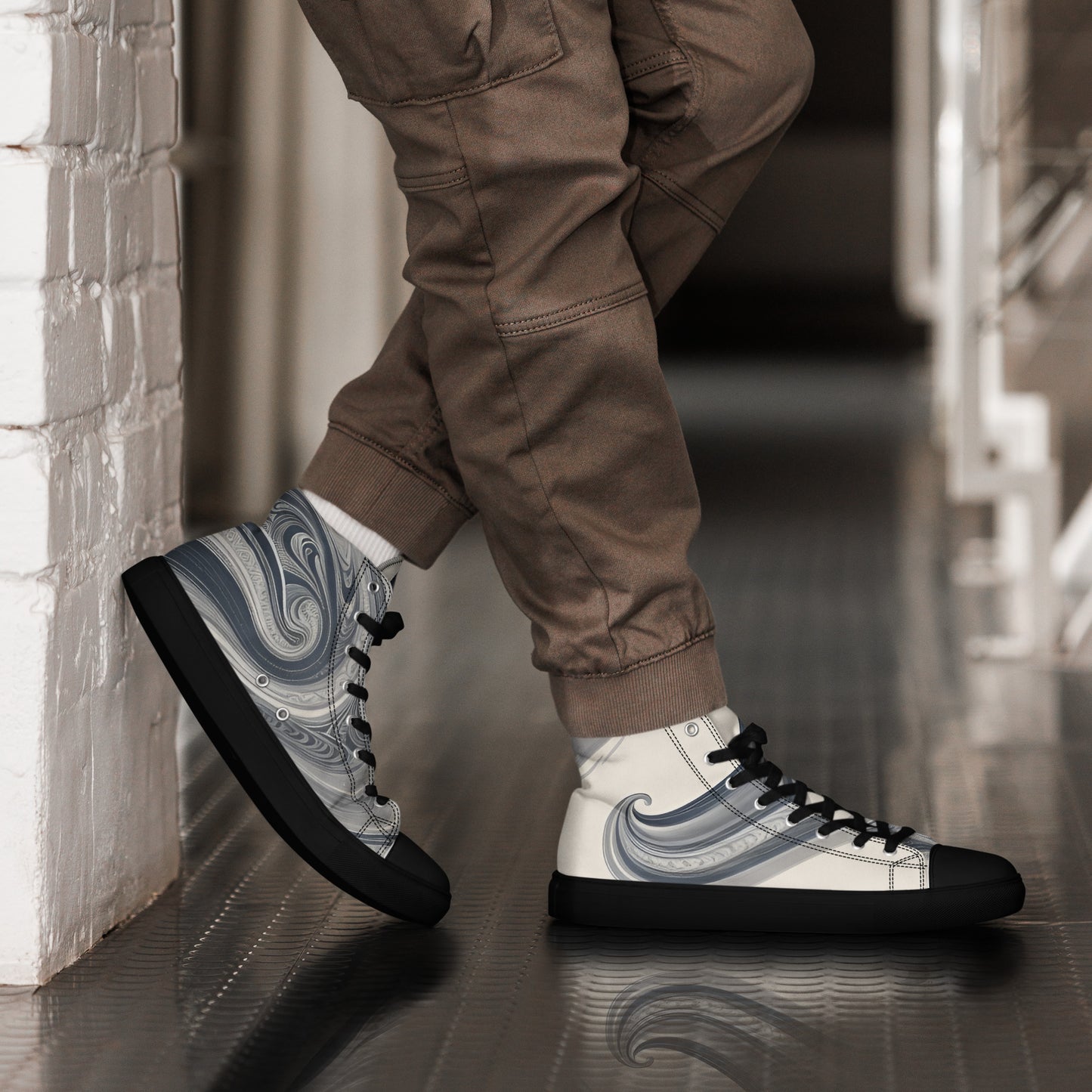 Men’s high top canvas shoes