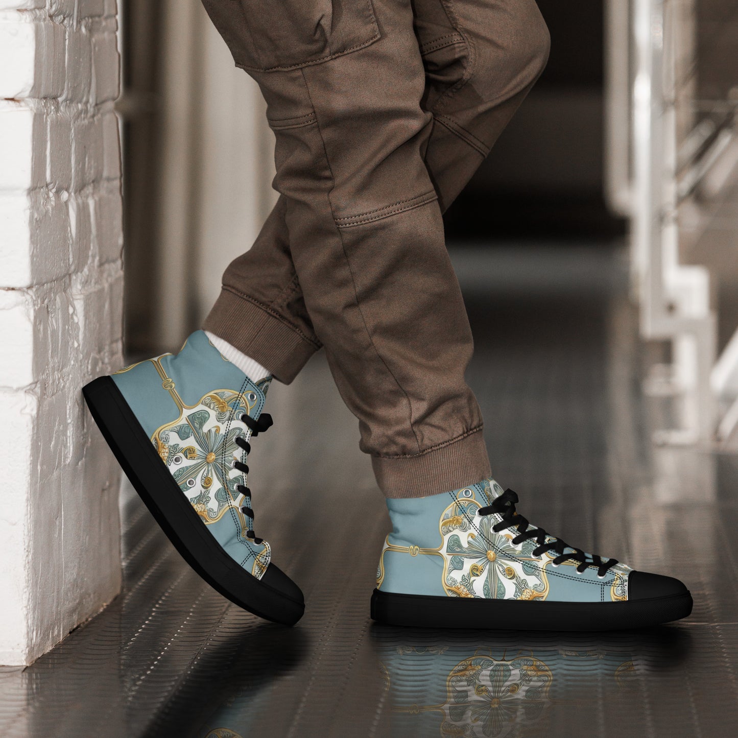 Men’s high top canvas shoes