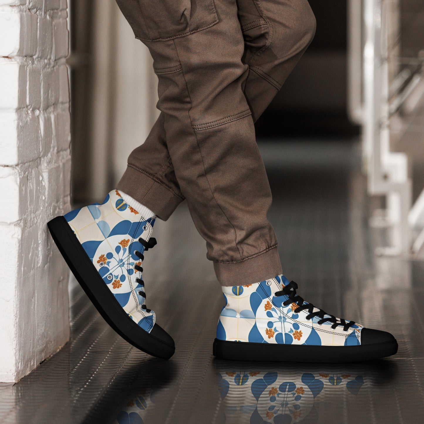 Men’s high top canvas shoes