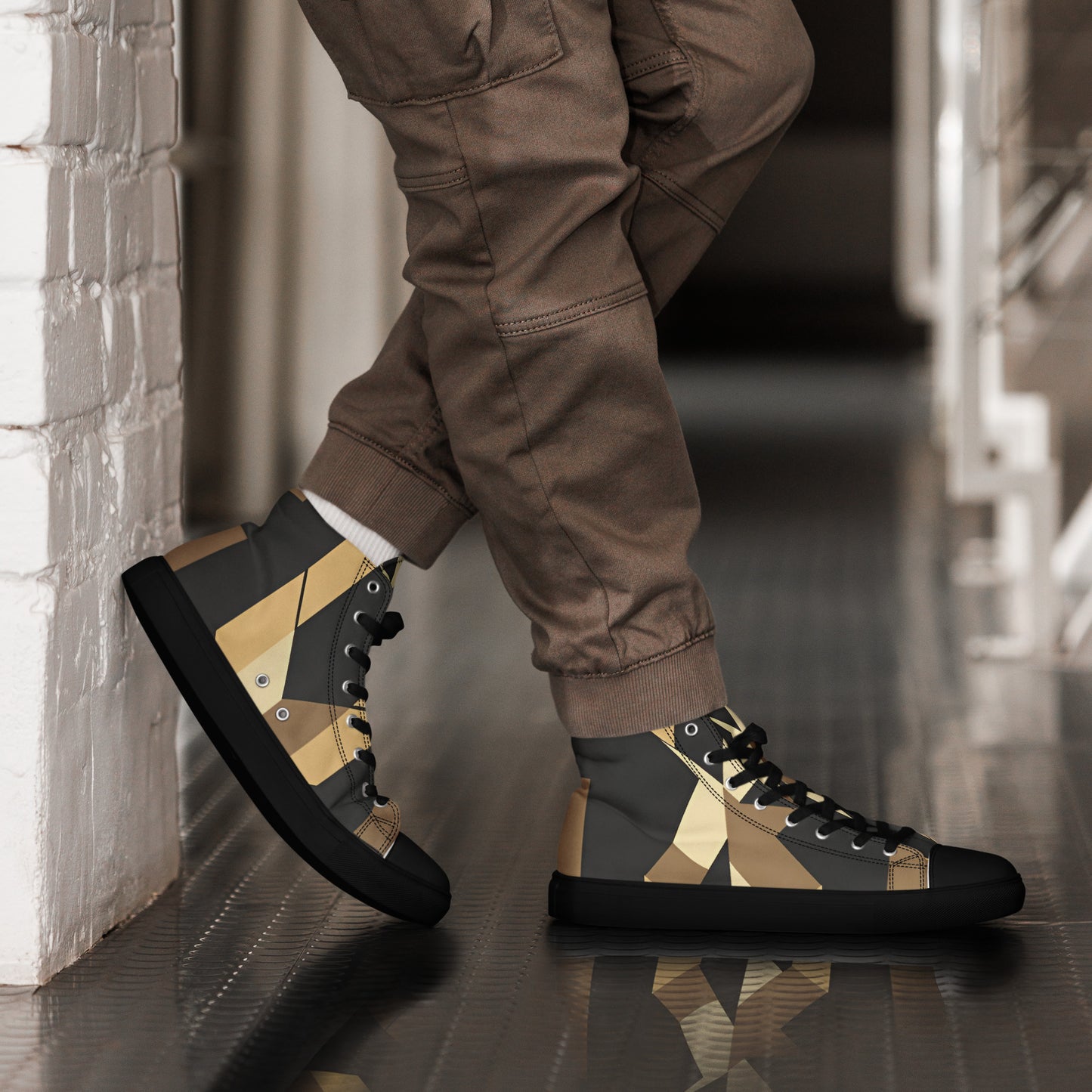 Men’s high top canvas shoes