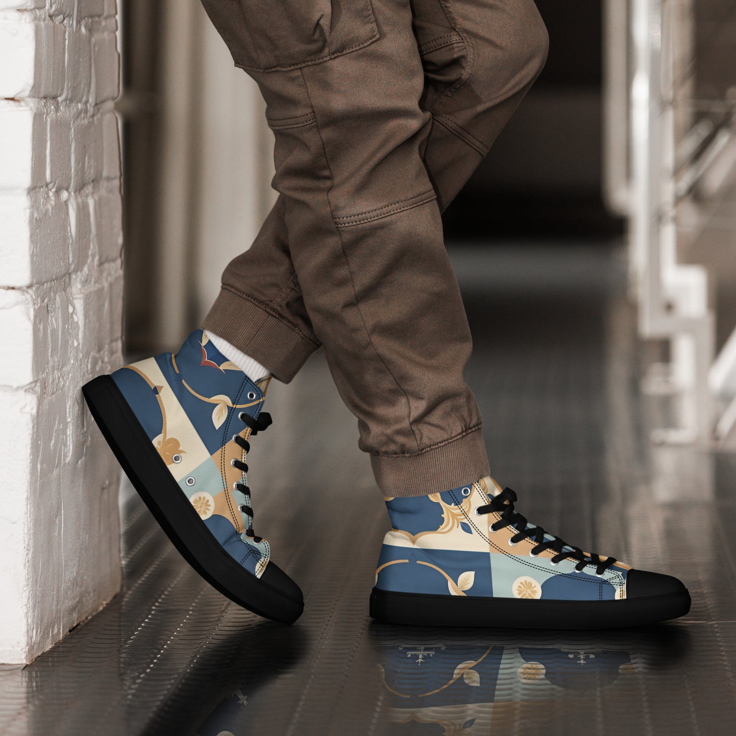 Men’s high top canvas shoes