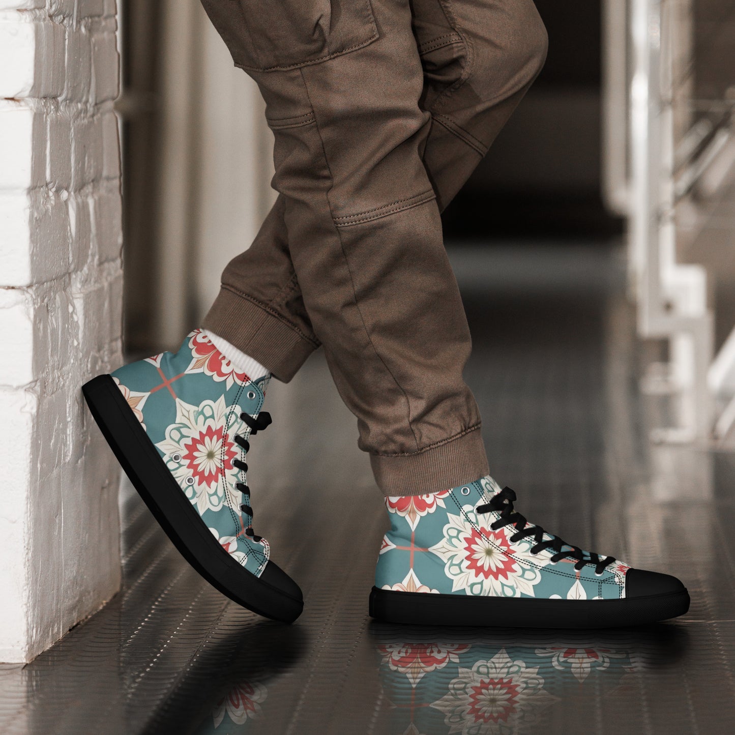 Men’s high top canvas shoes