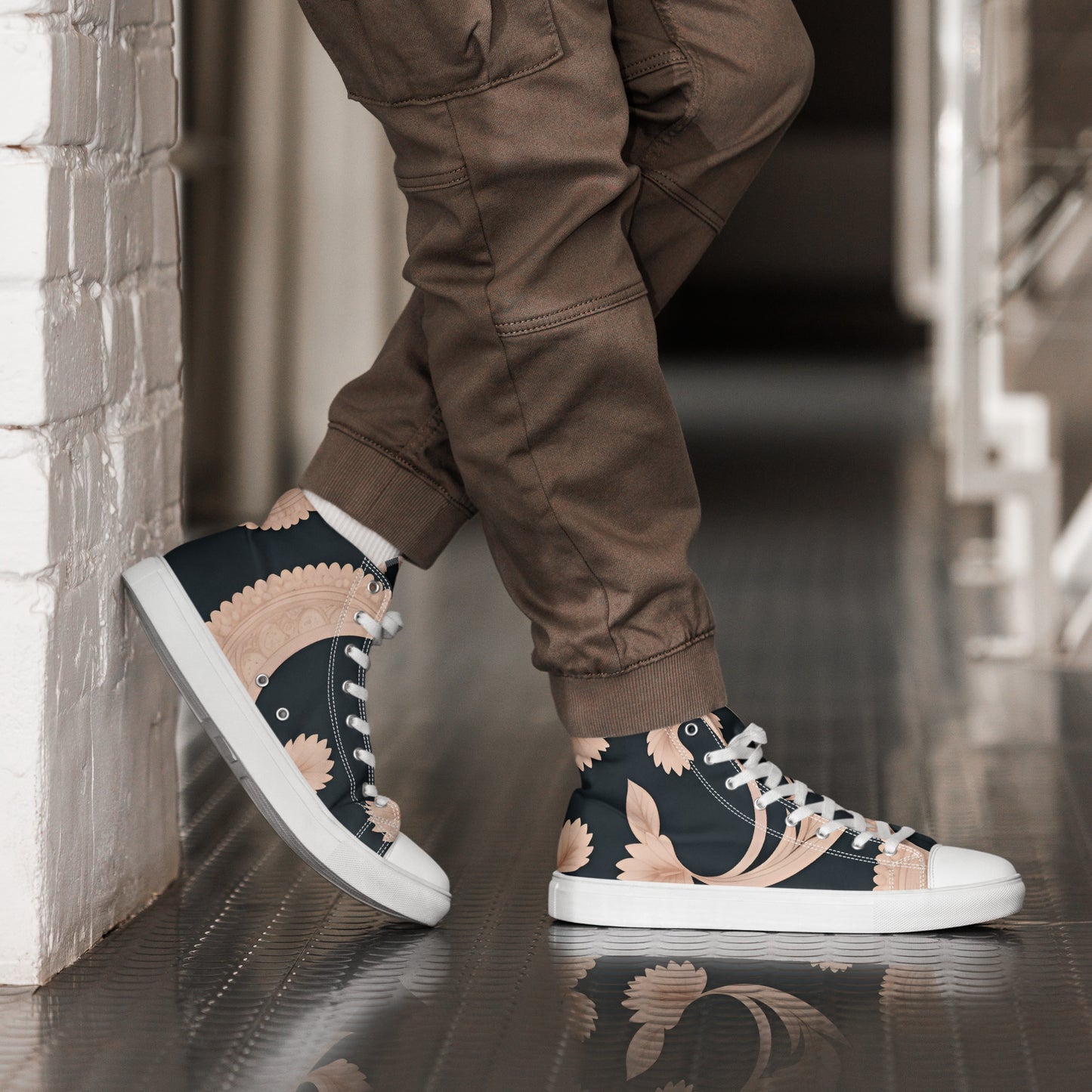 Men’s high top canvas shoes