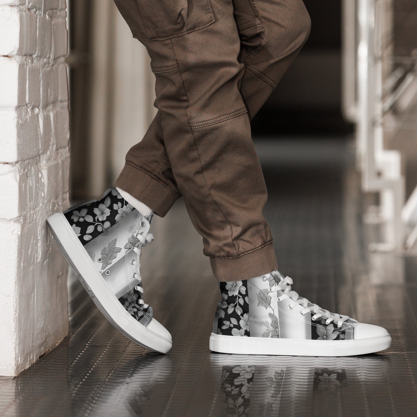 Men’s high top canvas shoes