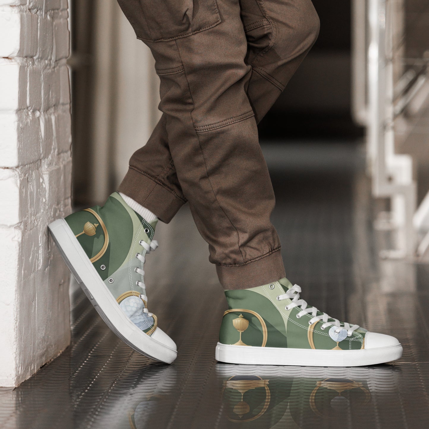 Men’s high top canvas shoes