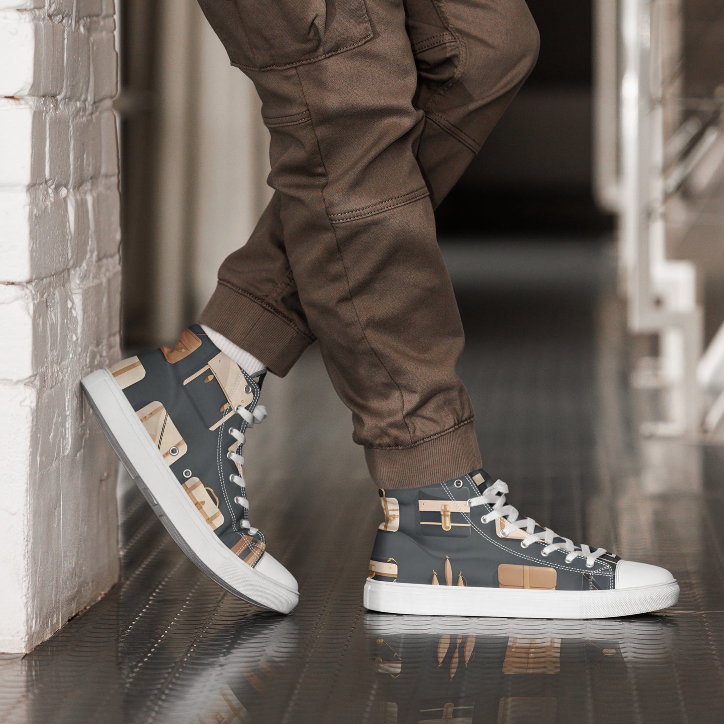 Men’s high top canvas shoes