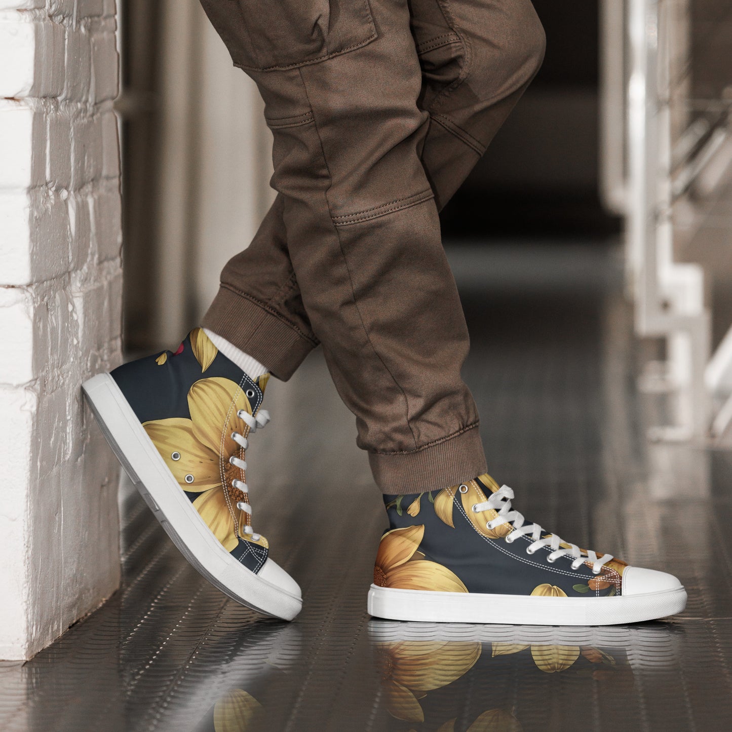 Men’s high top canvas shoes