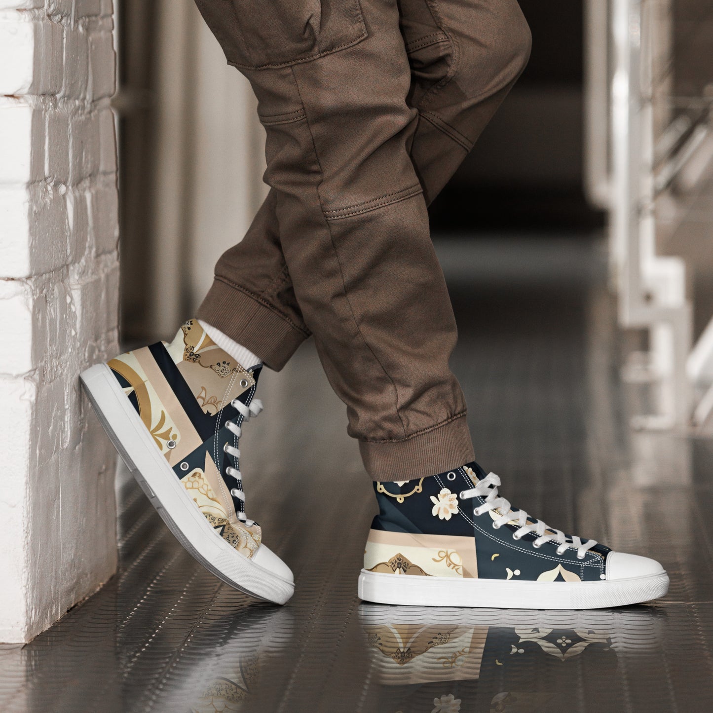 Men’s high top canvas shoes