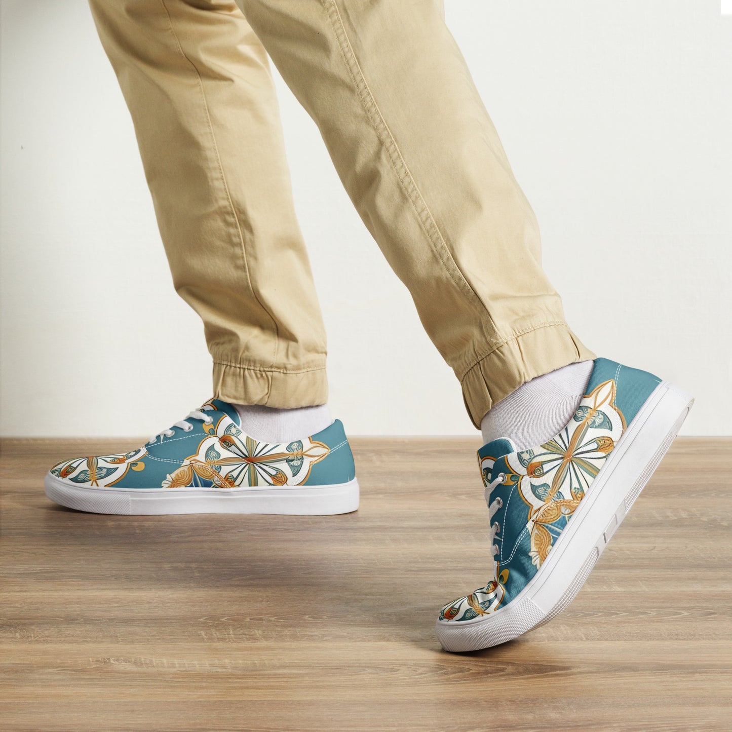 Men’s lace-up canvas shoes