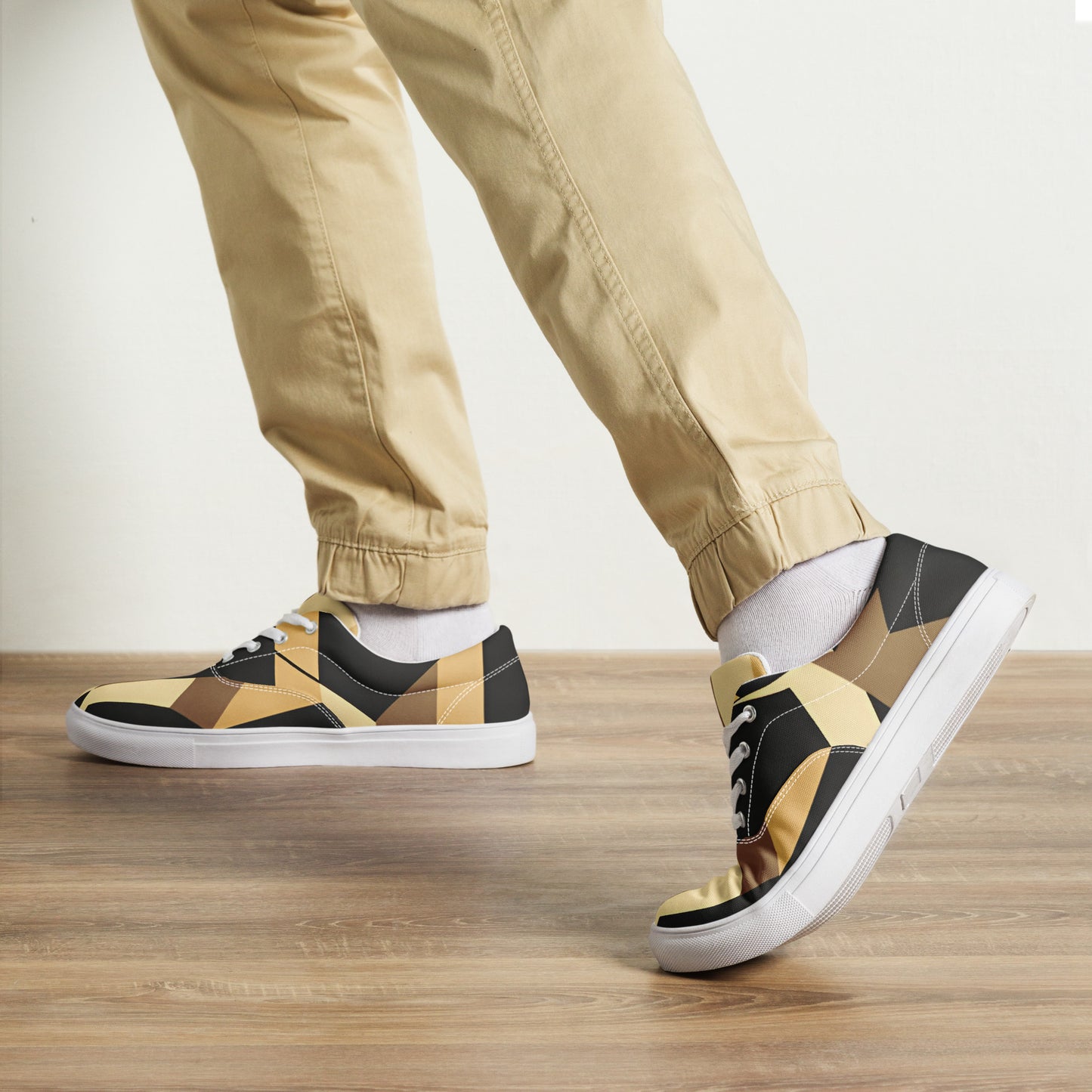 Men’s lace-up canvas shoes